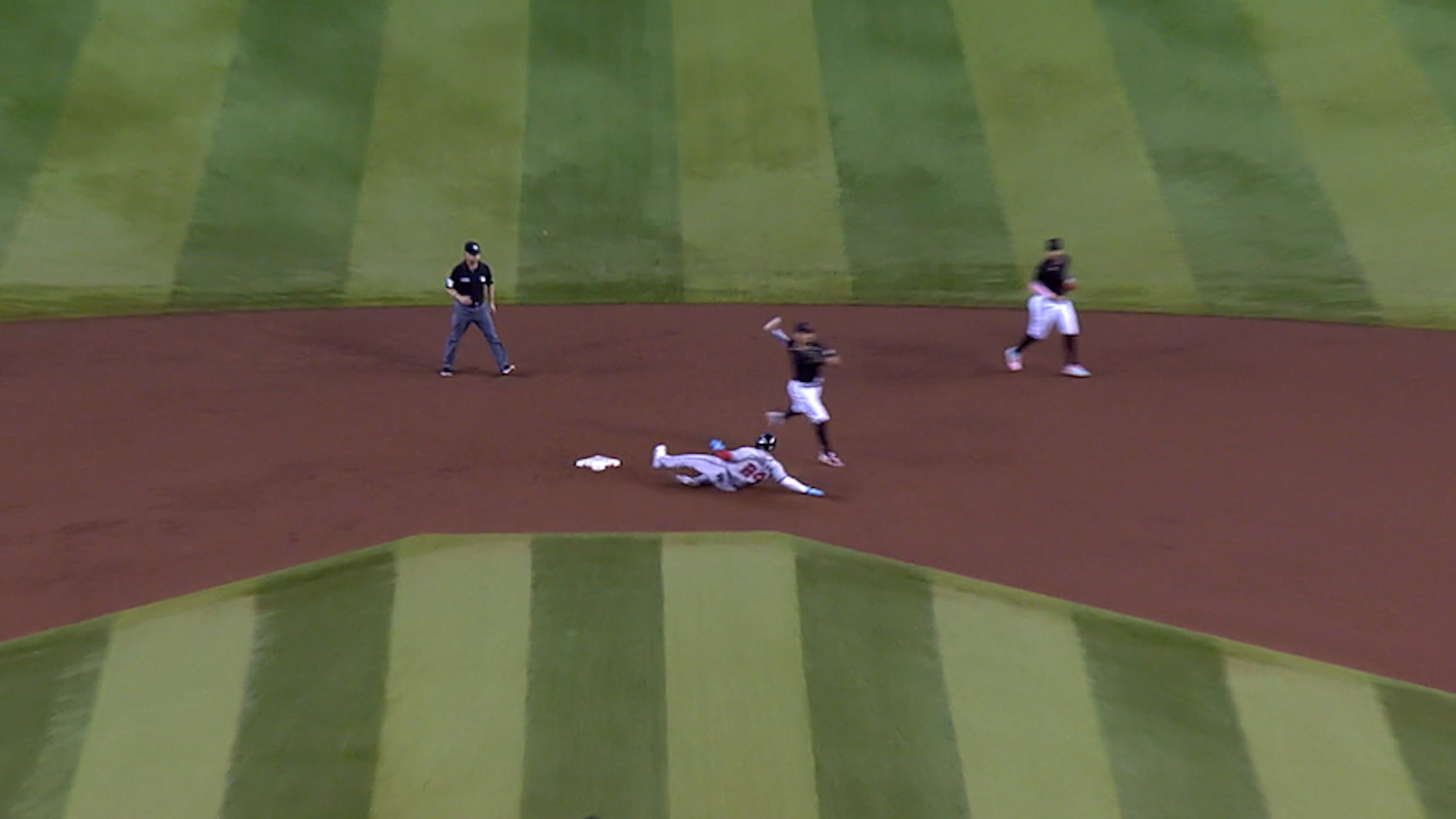 D-backs turn slick double play
