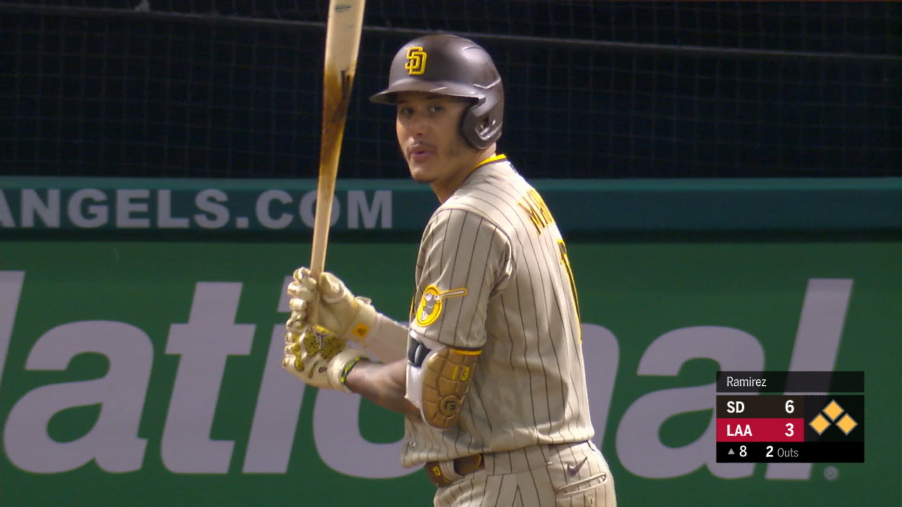 Machado impulsa 2 con sencillo