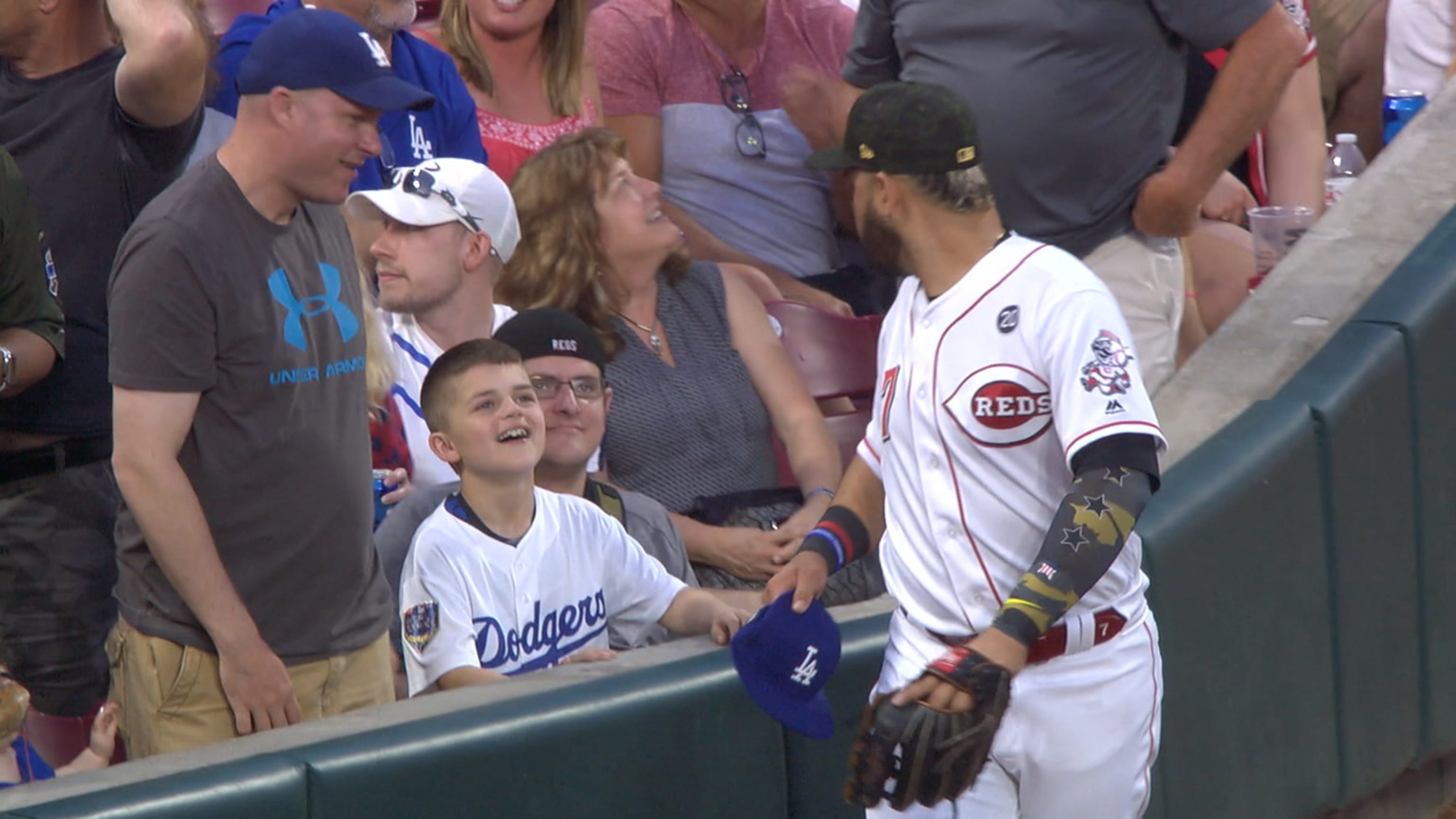 Eugenio Suarez Trolls Dodgers Fans Mlb Com