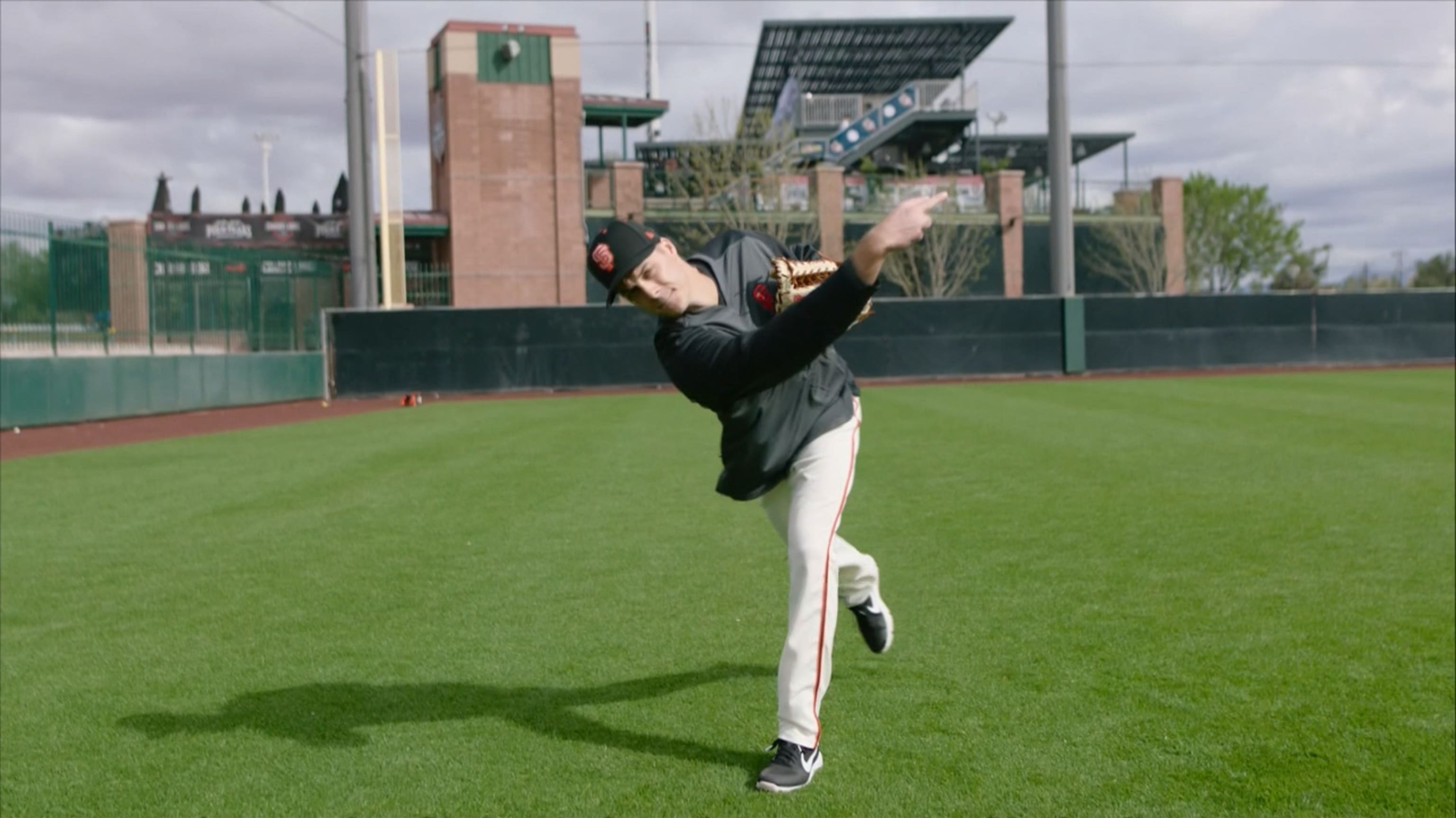 Tyler Rogers may be MLB's next submarine pitcher | Chicago Cubs