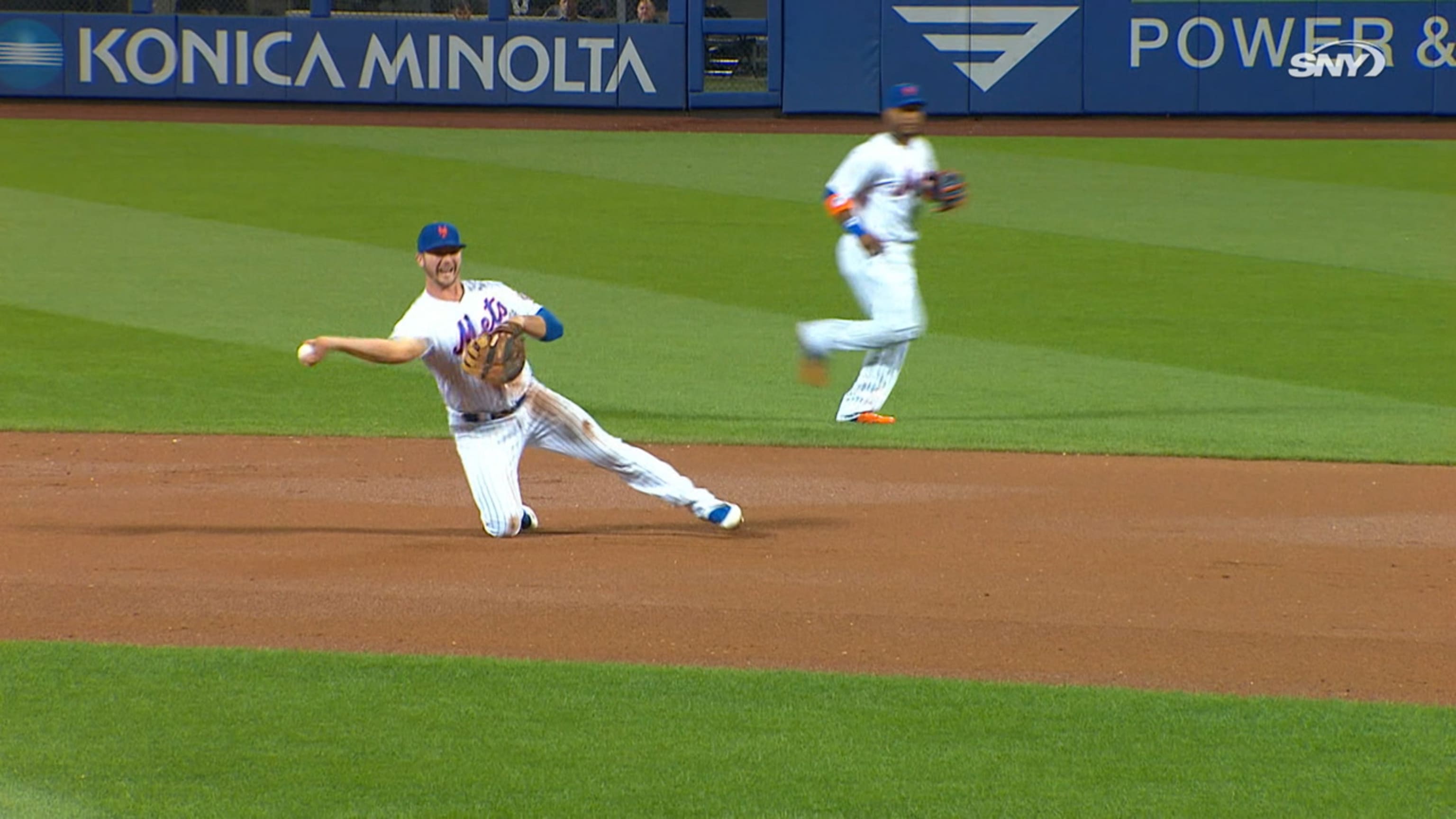 Alonso's superb diving play 