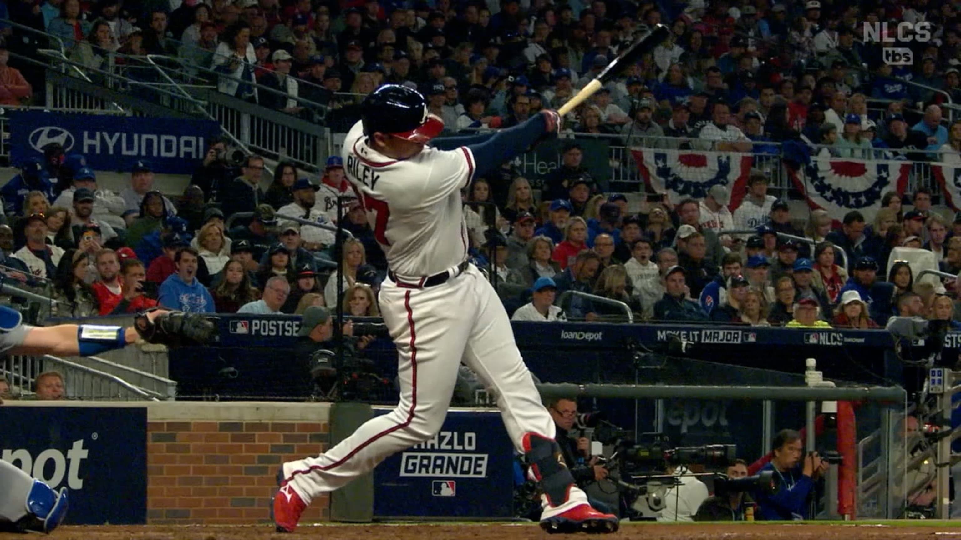 Riley empata juego con HR