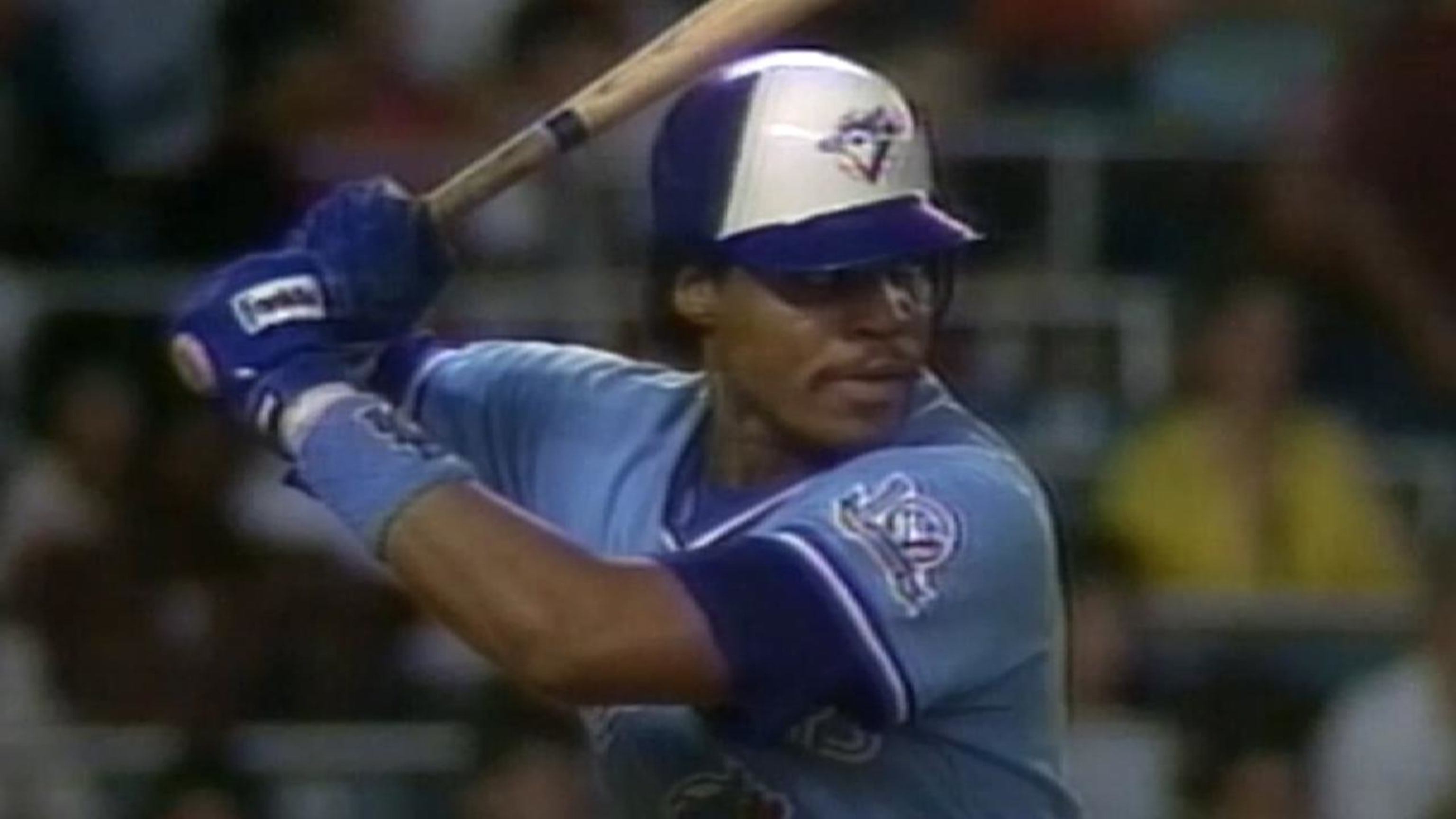 Barfield se vuela la cerca dos veces