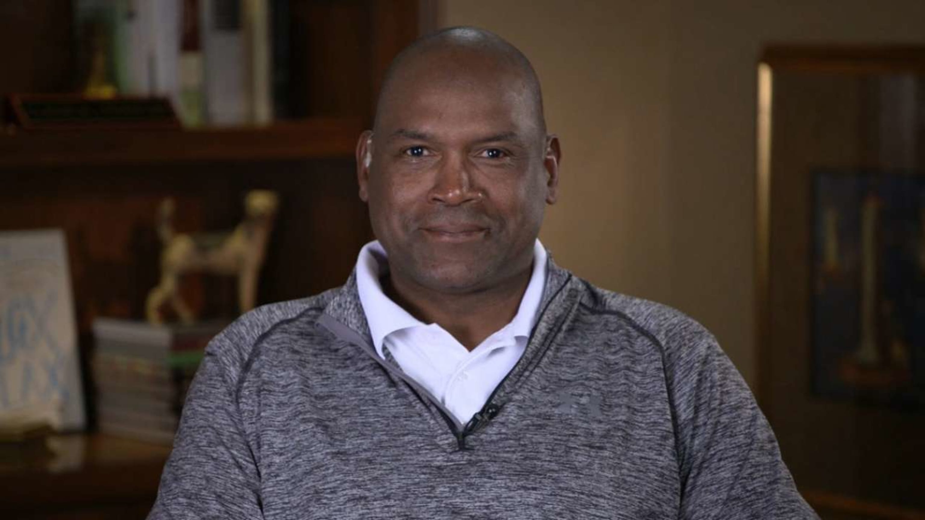 Tim Raines says he'll cheer for the Expos, er, Nationals in the World Series