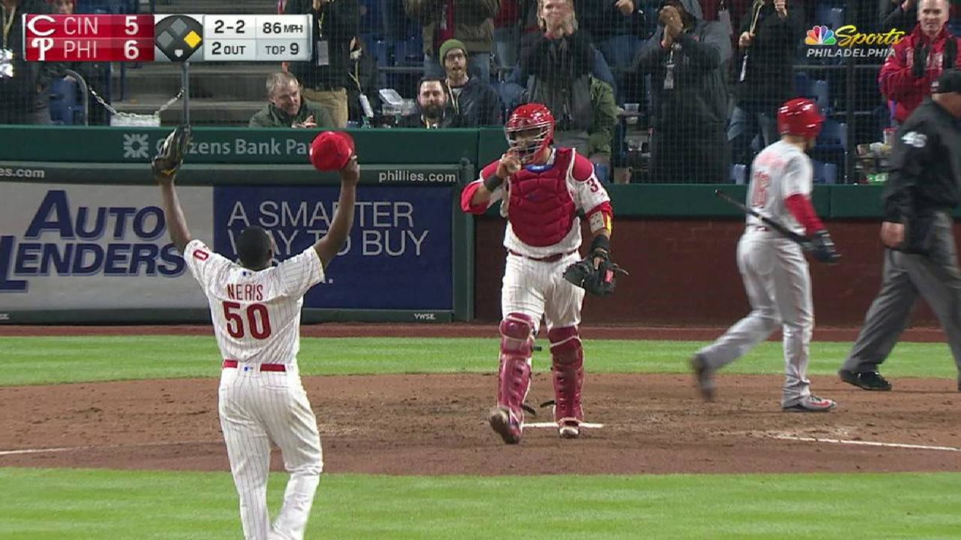 Scott Kingery delivers game-winning, two-run triple in 11th for