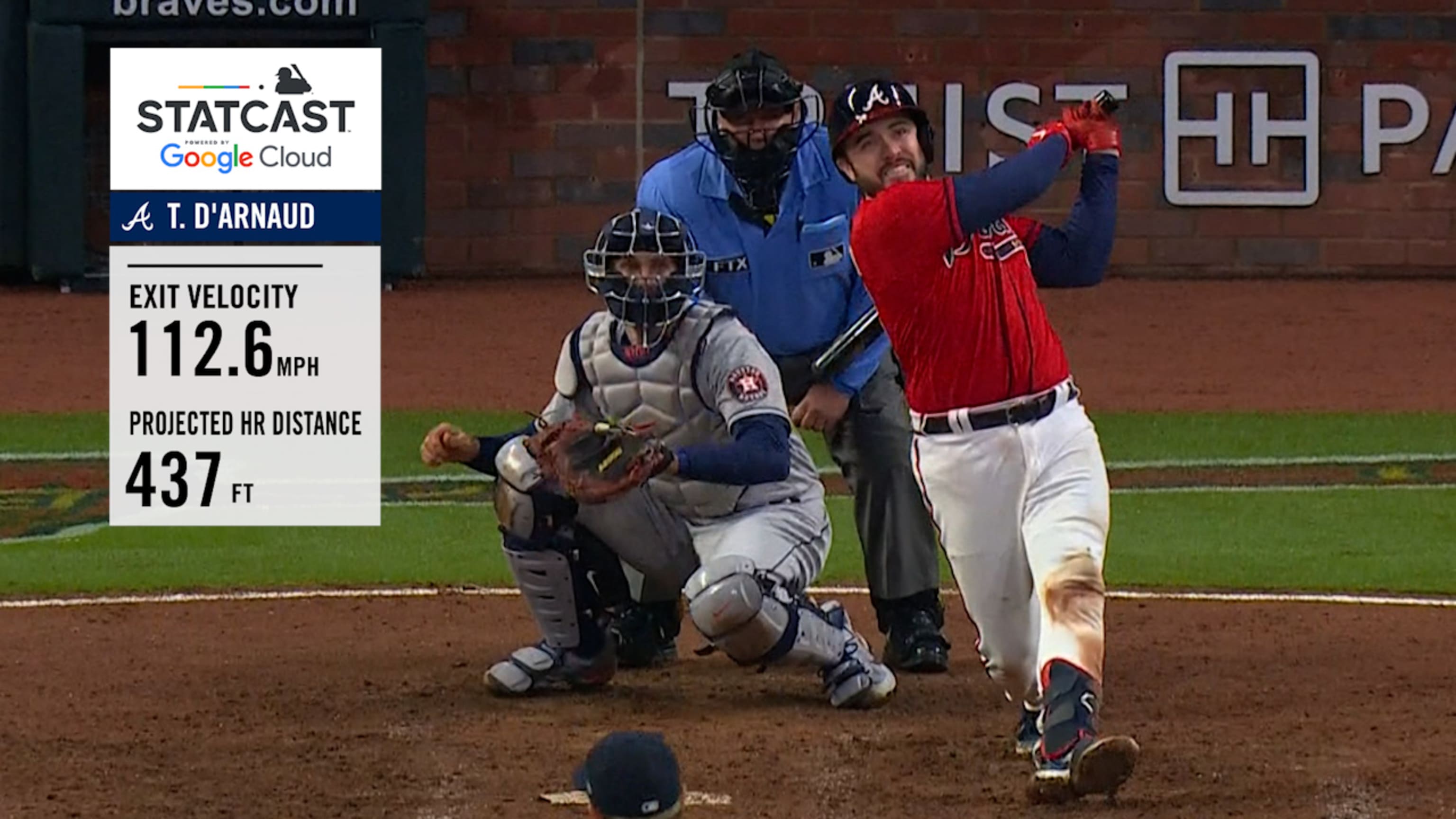 d'Arnaud pega HR de 437 pies