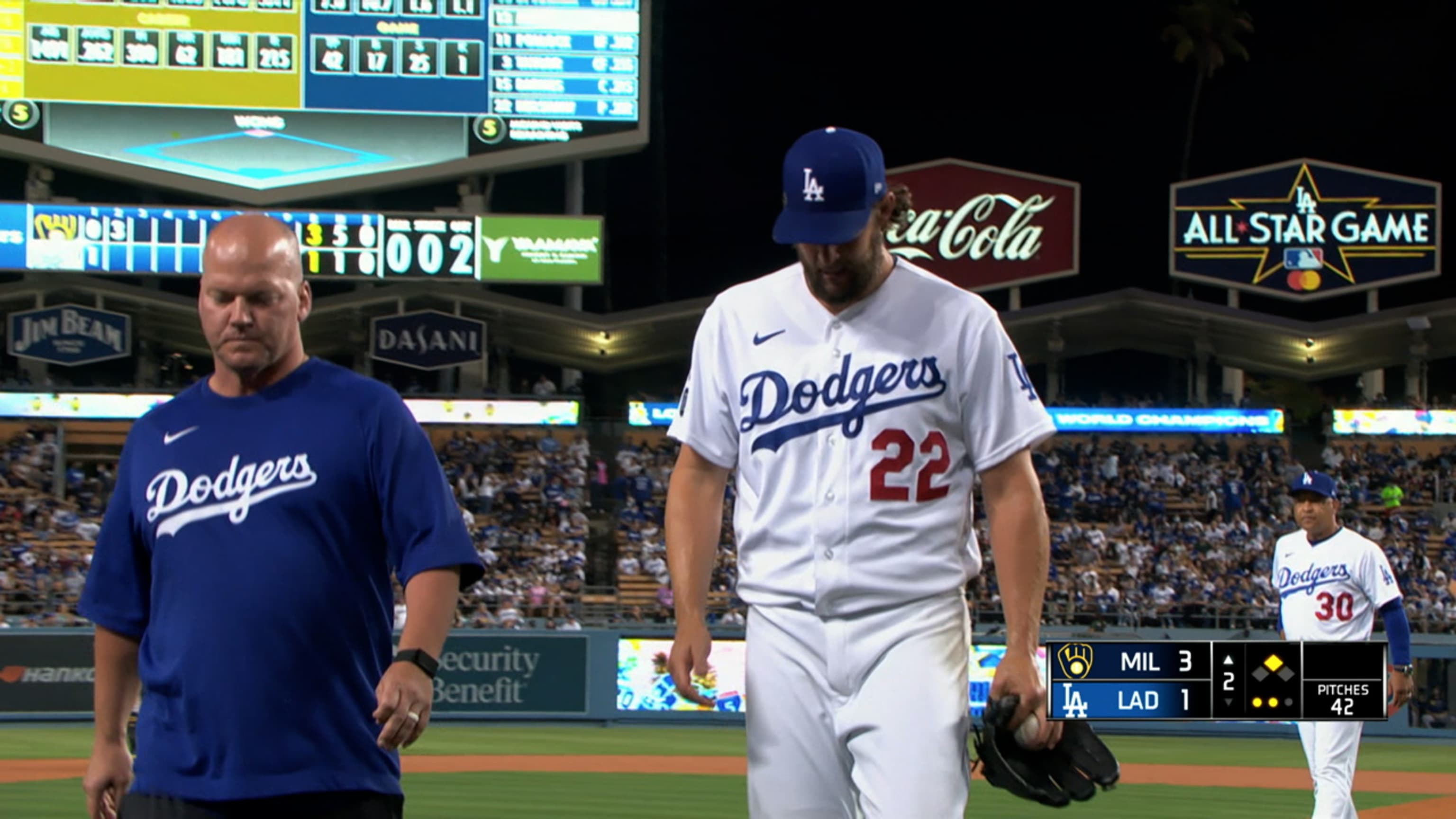 Kershaw sale del juego en el 2do