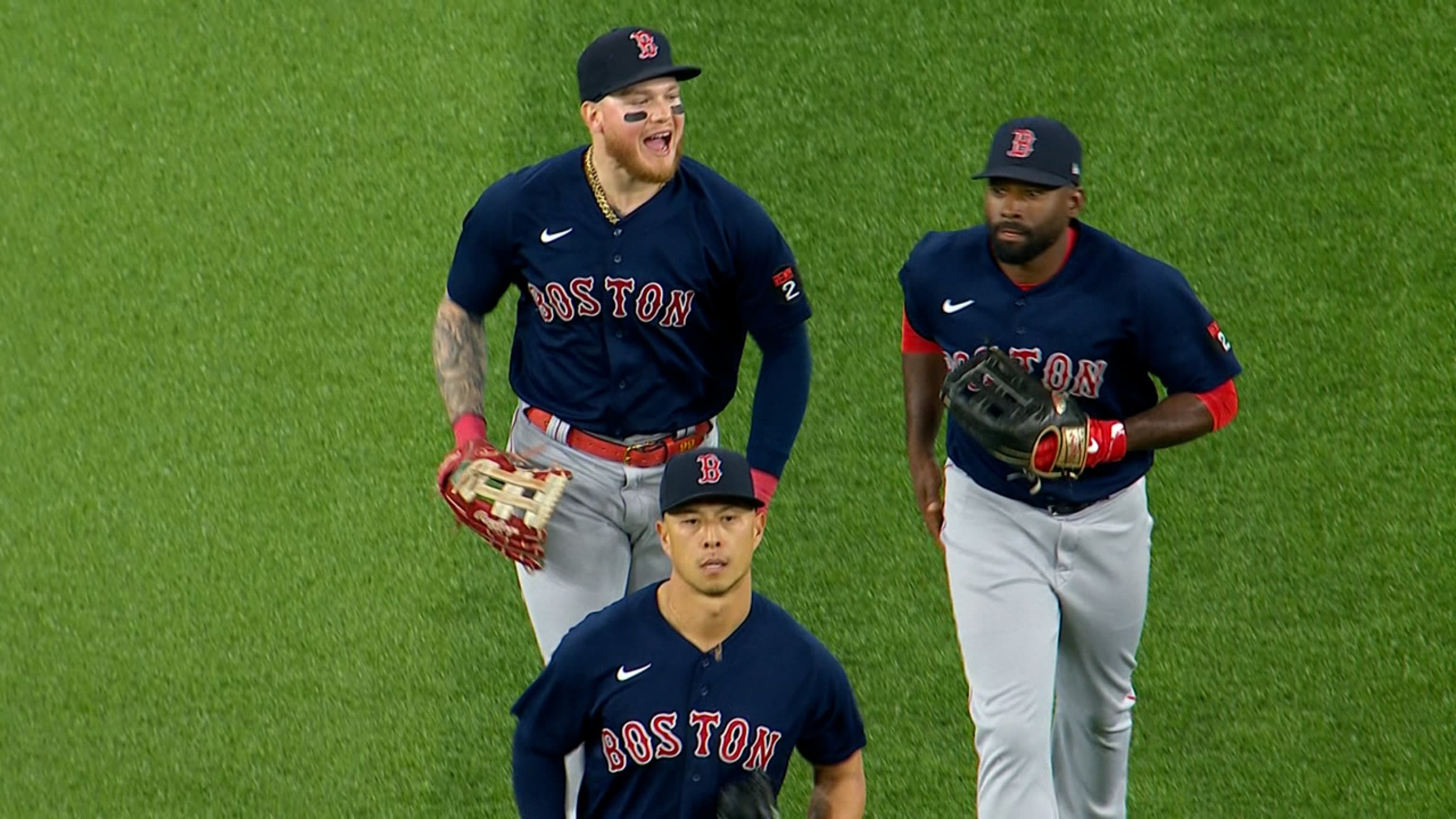 Alex Verdugo Hits 2 Home Runs, Makes Spectacular Catch As Red Sox Hold Off  Blue Jays, 5-3 - CBS Boston