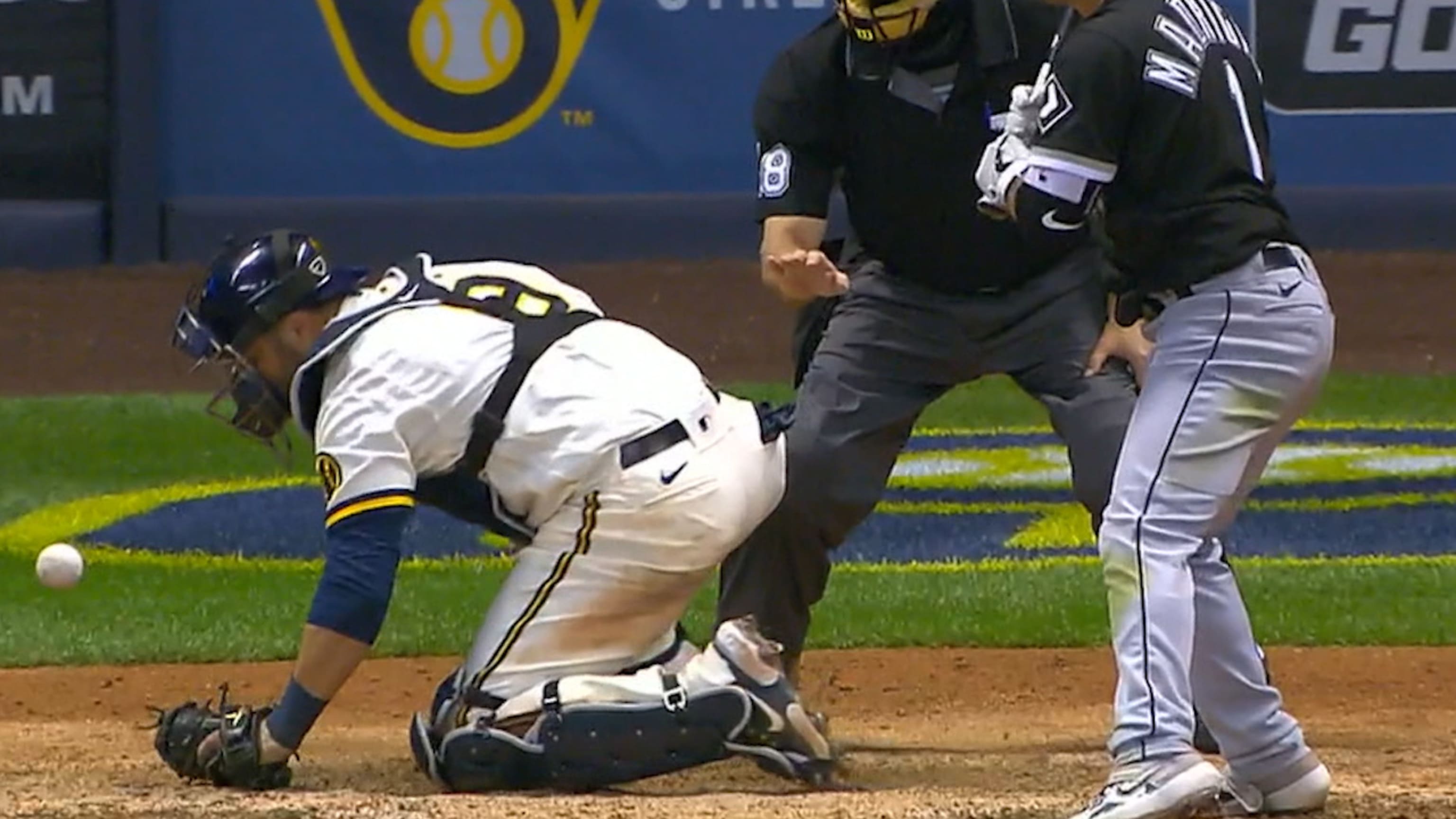 Carlos Rodon Exits With Left Shoulder Soreness