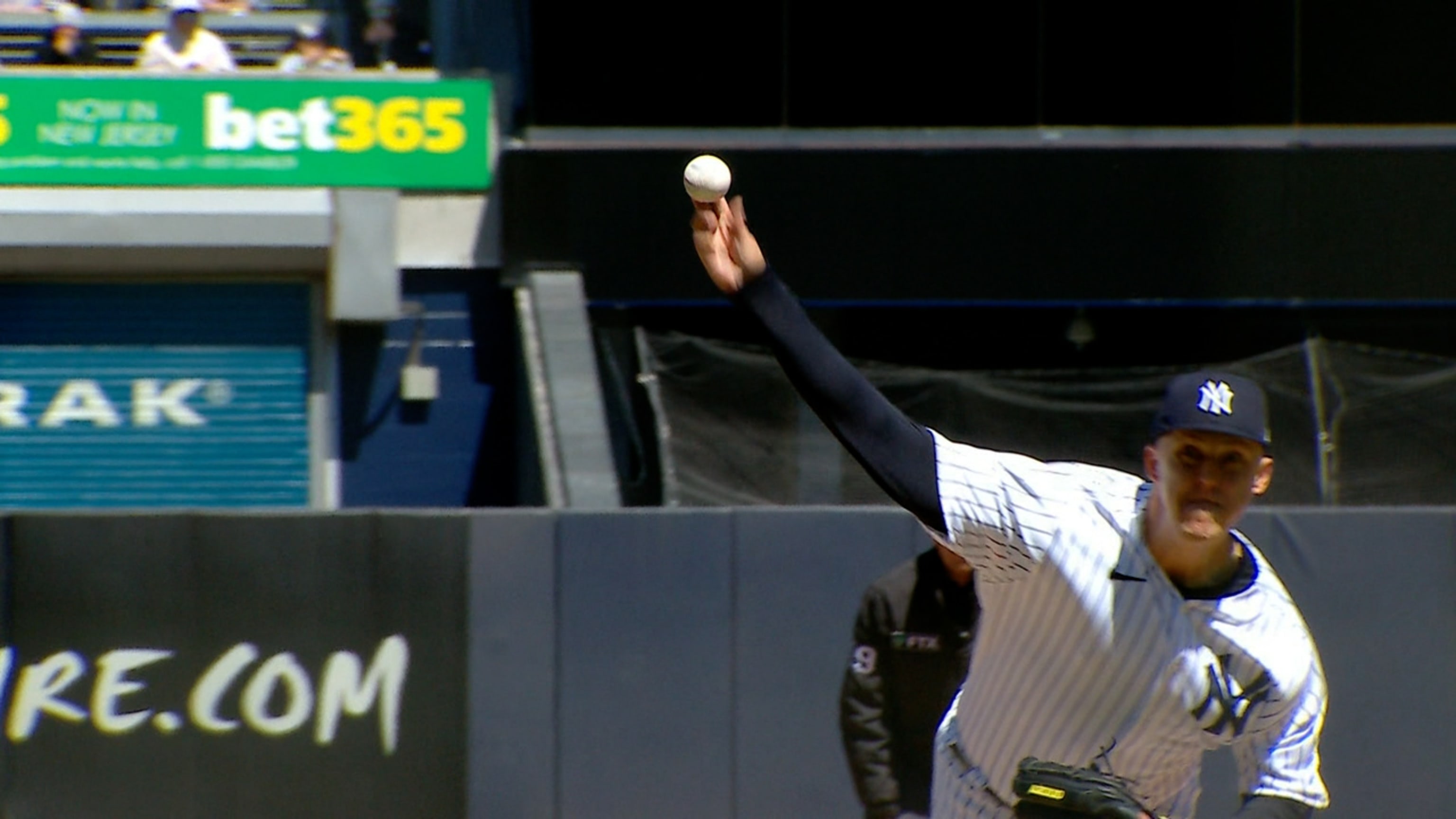 Marwin Gonzalez looks truly unrecognizable in Yankees uniform