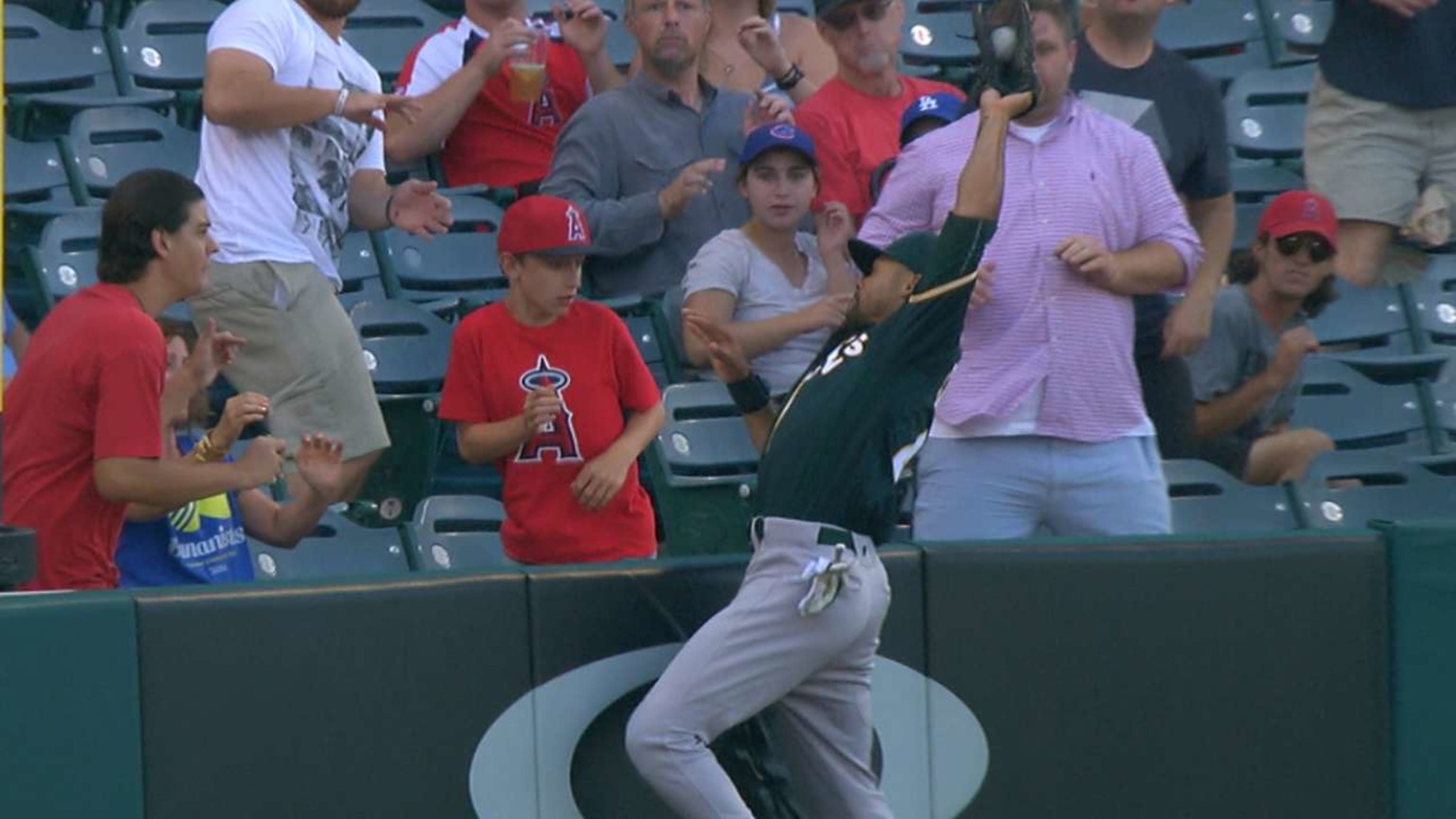 Coco Crisp Leapt Into The Stands To Ruin Ji Man Choi S Hopes Of A Three Homer Day Mlb Com