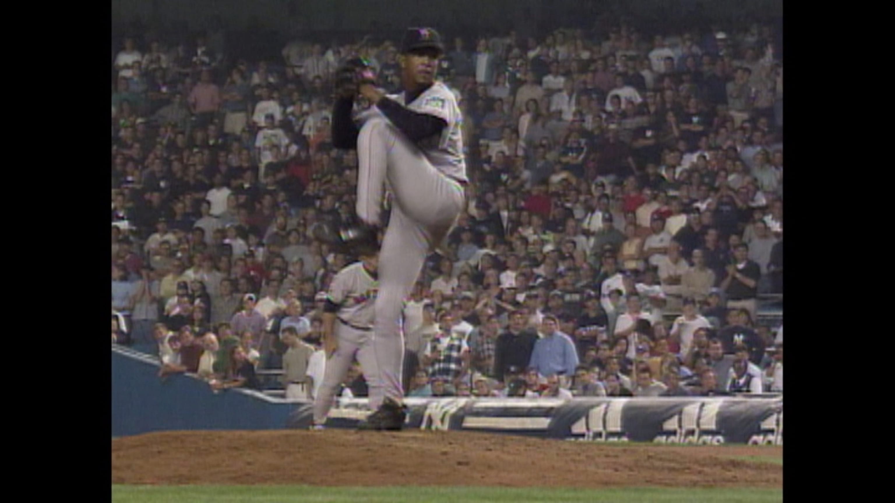 Pedro Martínez poncha a 17 Yankees