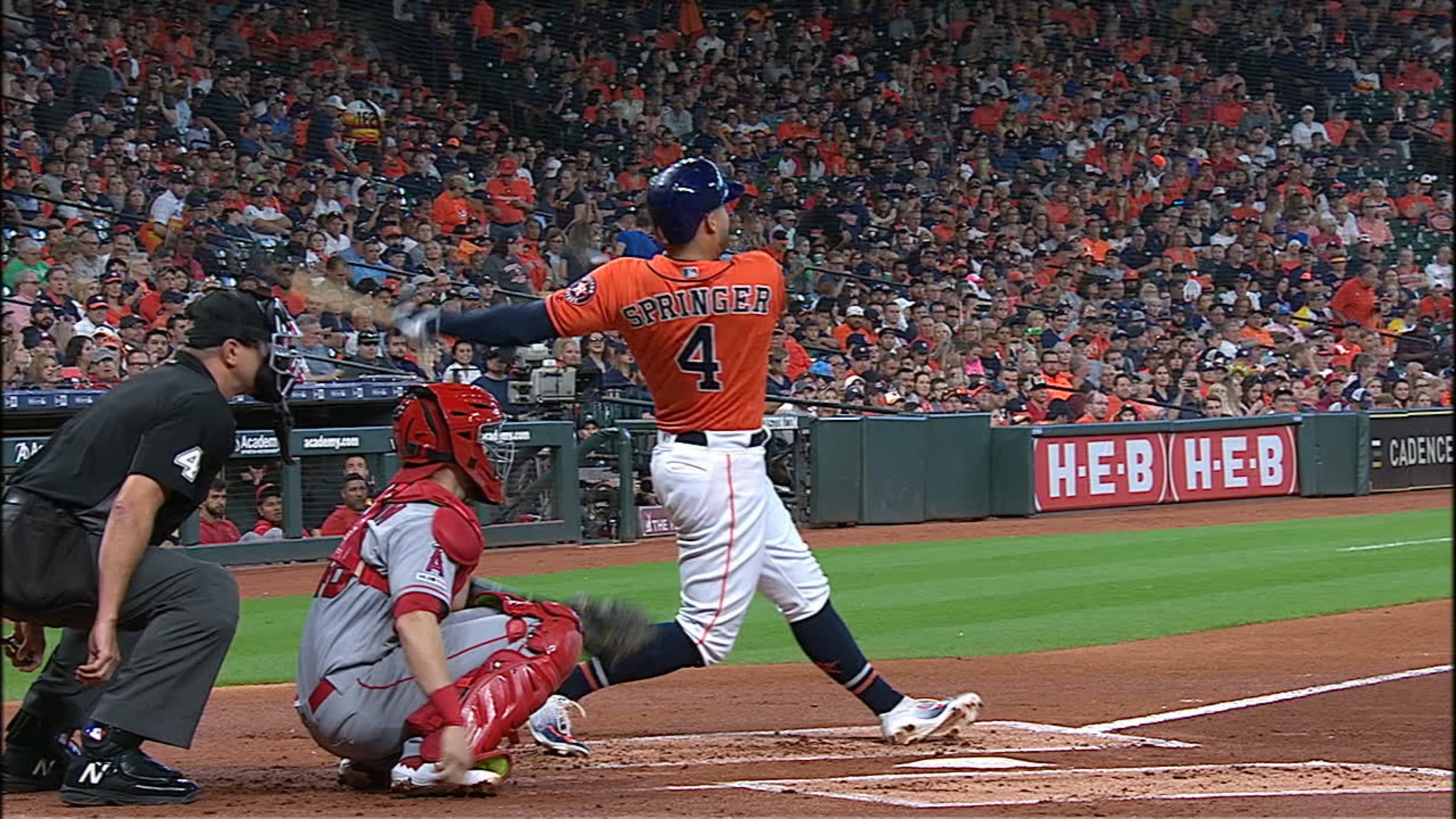 Springer abre con jonrón