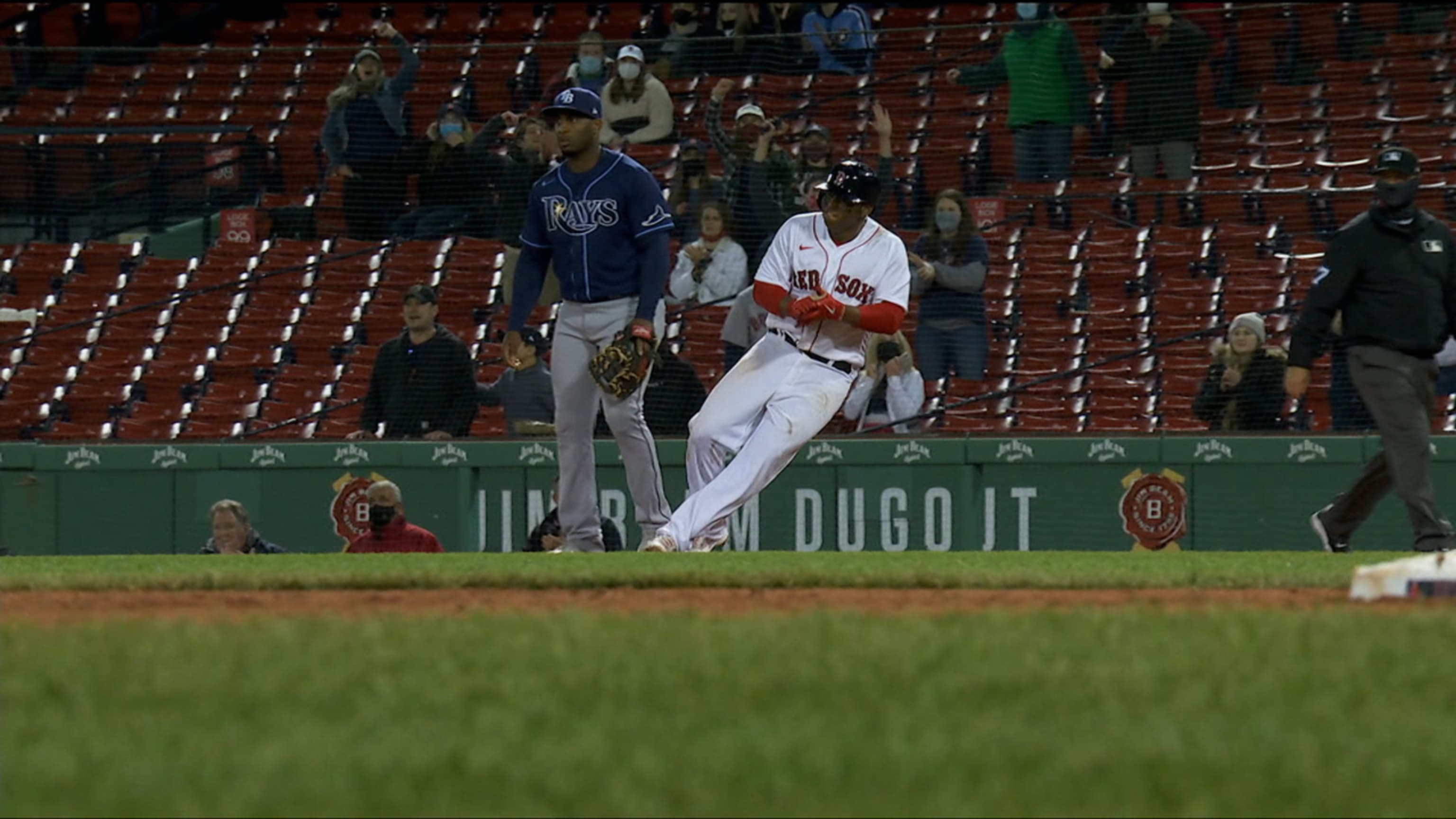 Rafael Devers' game-tying single