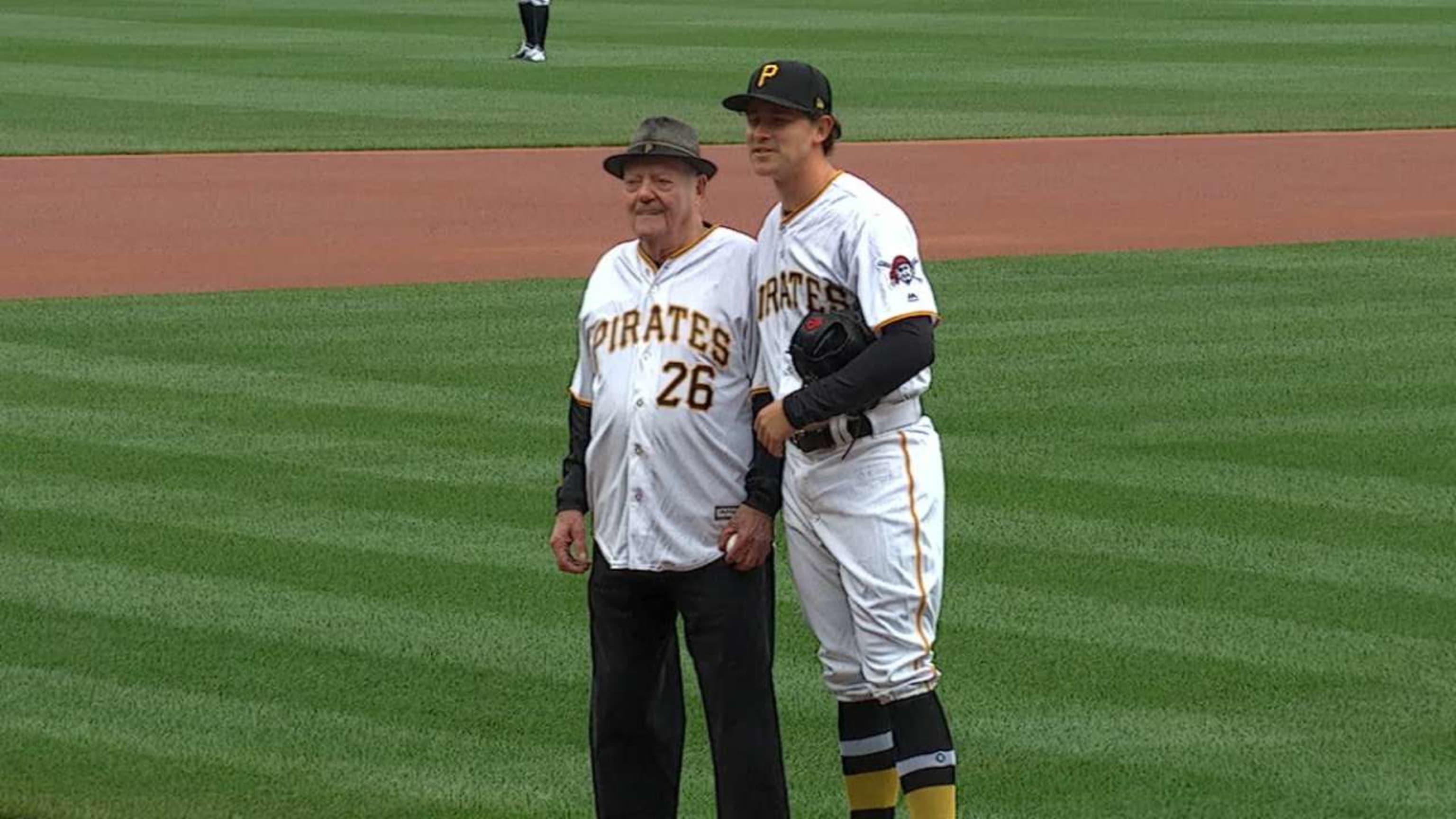 They treat us as if we're royalty': Pirates Hall of Famers thank fans,  teammates for support