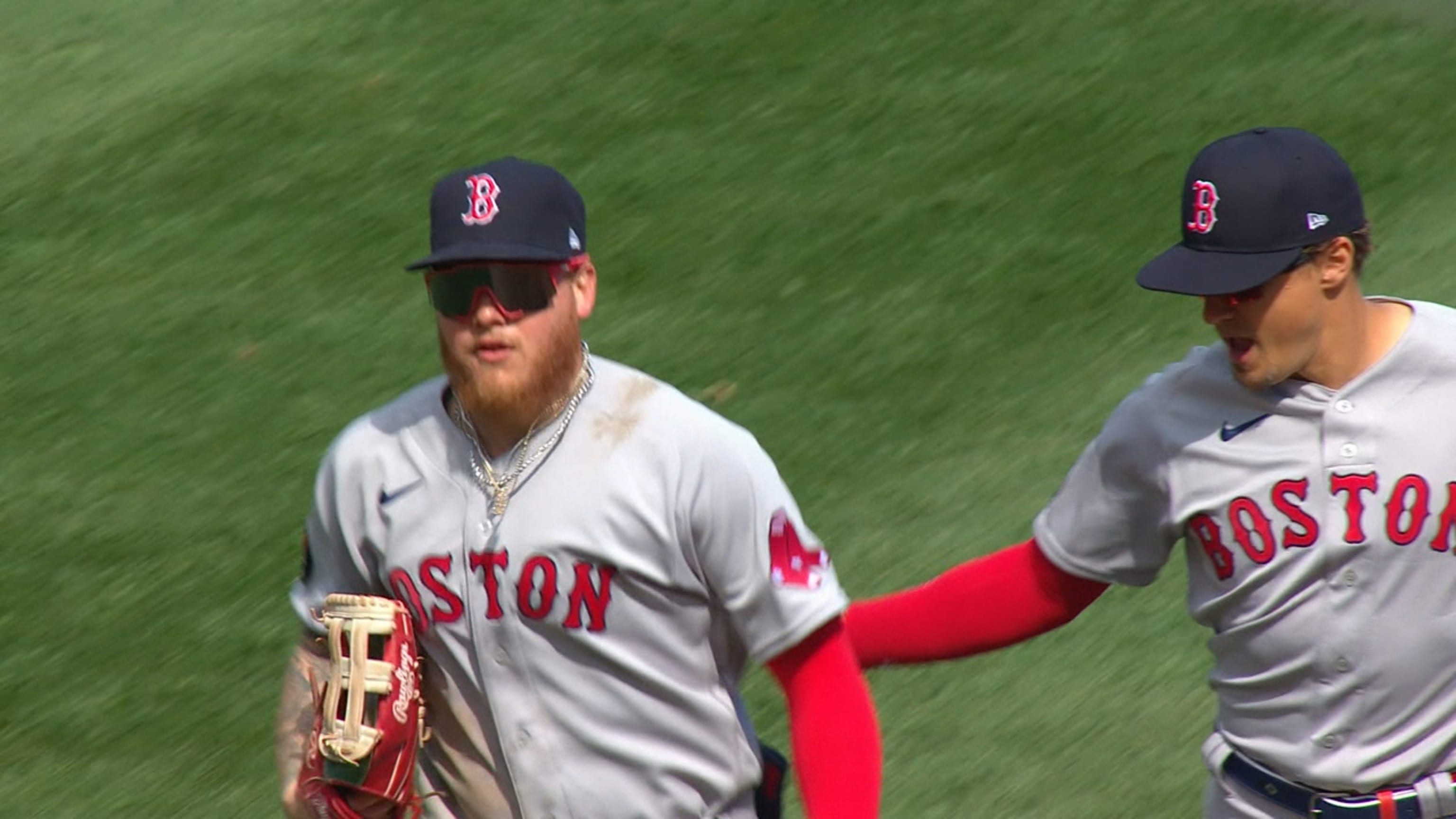 Yankees, MLB ban fan who hit Alex Verdugo with baseball