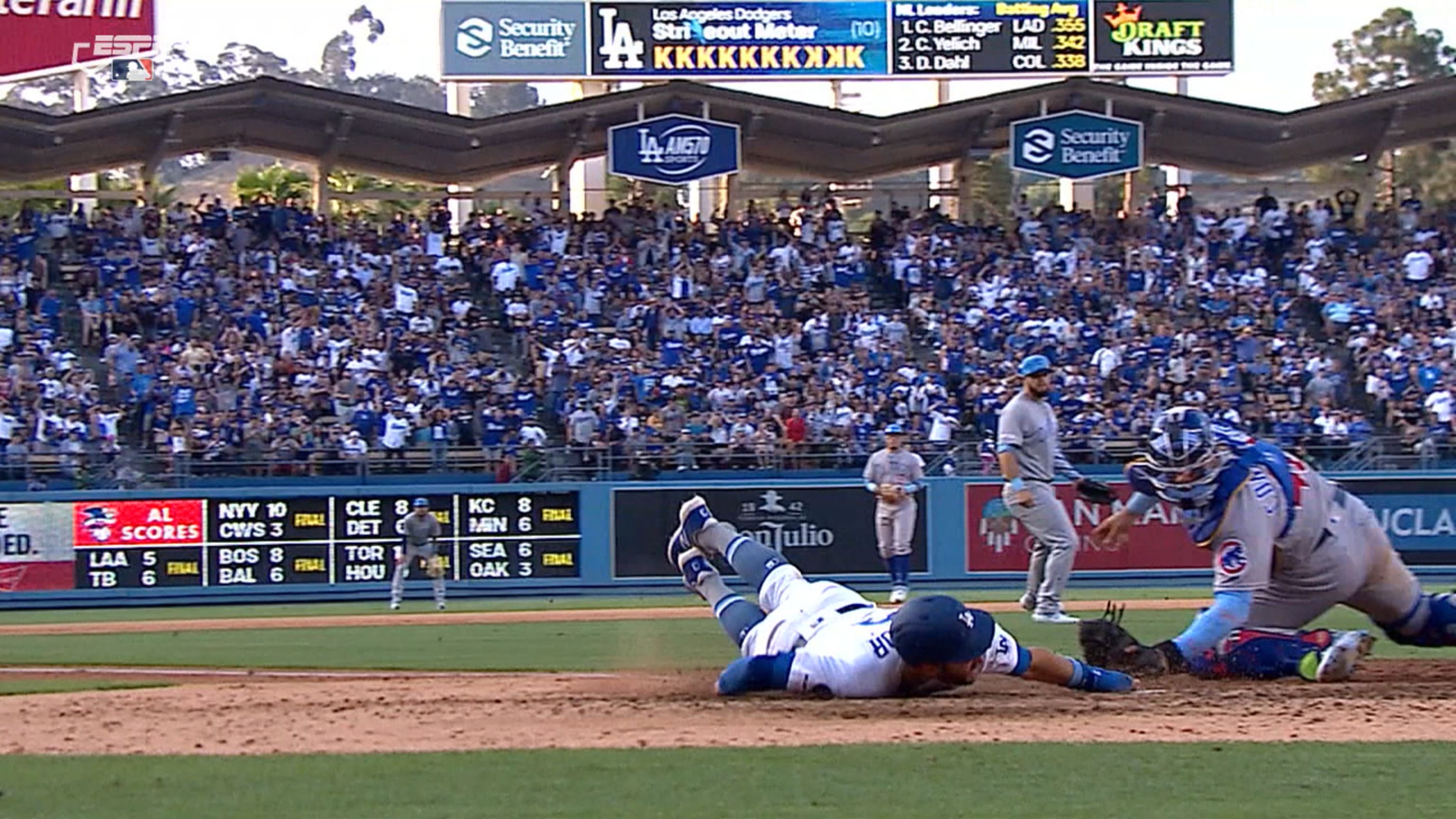 Martin's go-ahead single in 8th
