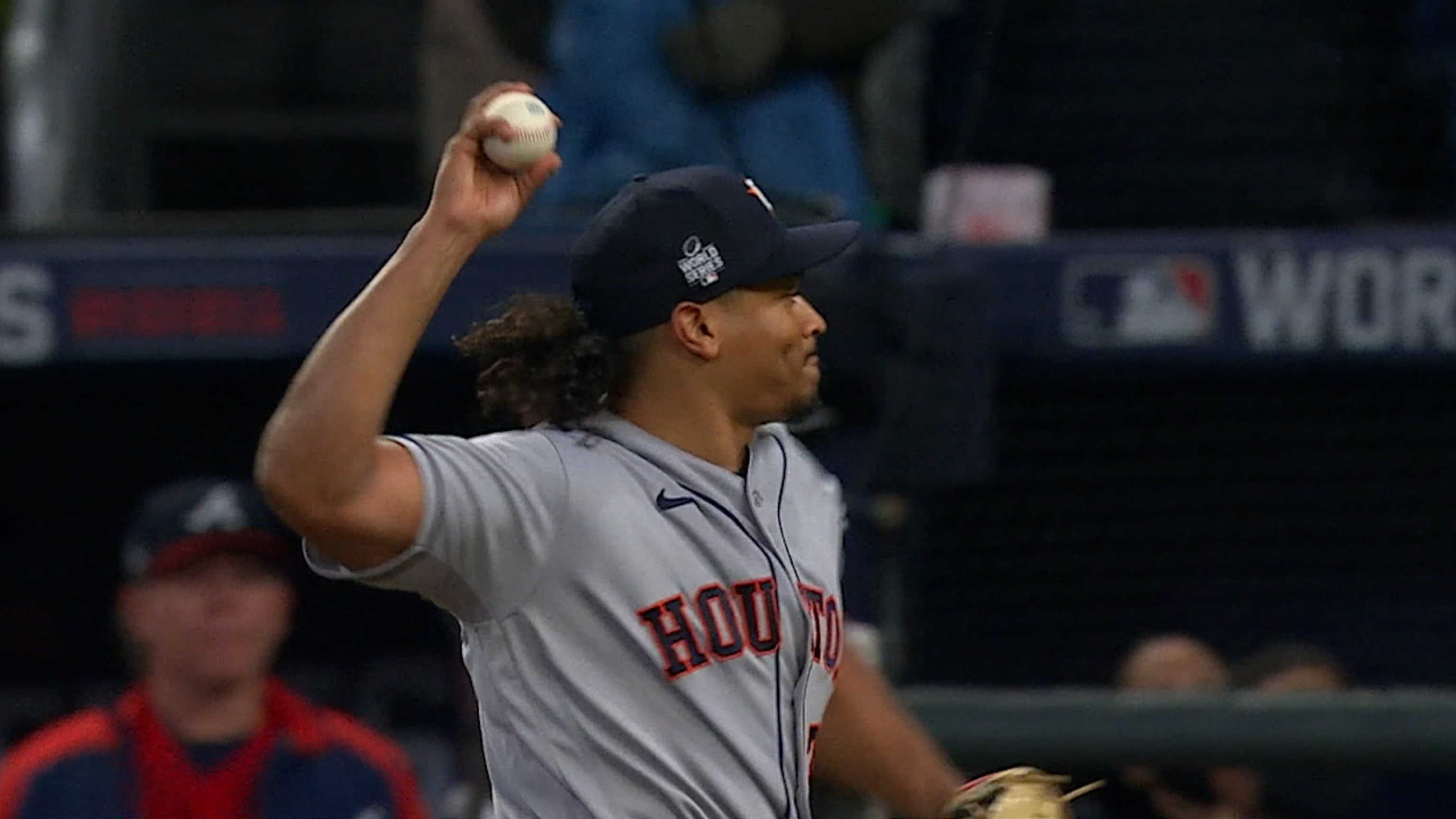 Luis García poncha a seis