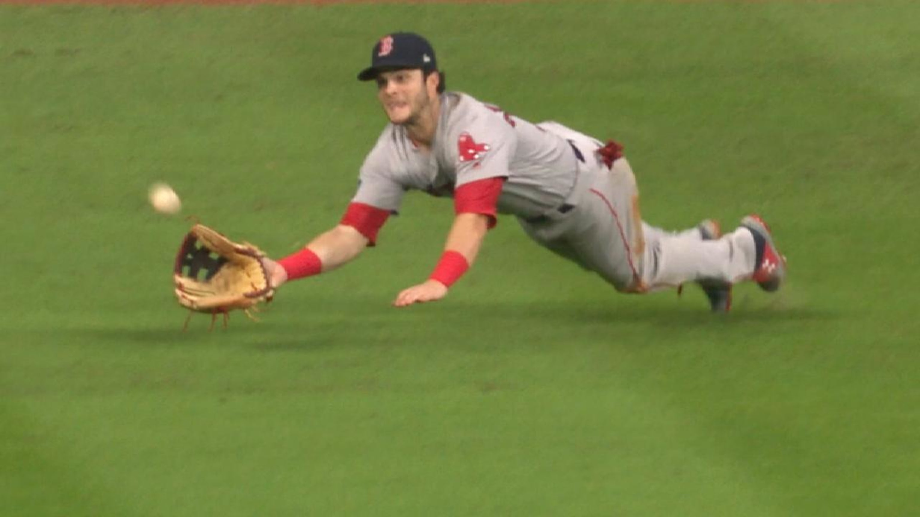 Watch an extended cut of Andrew Benintendi's game-ending catch