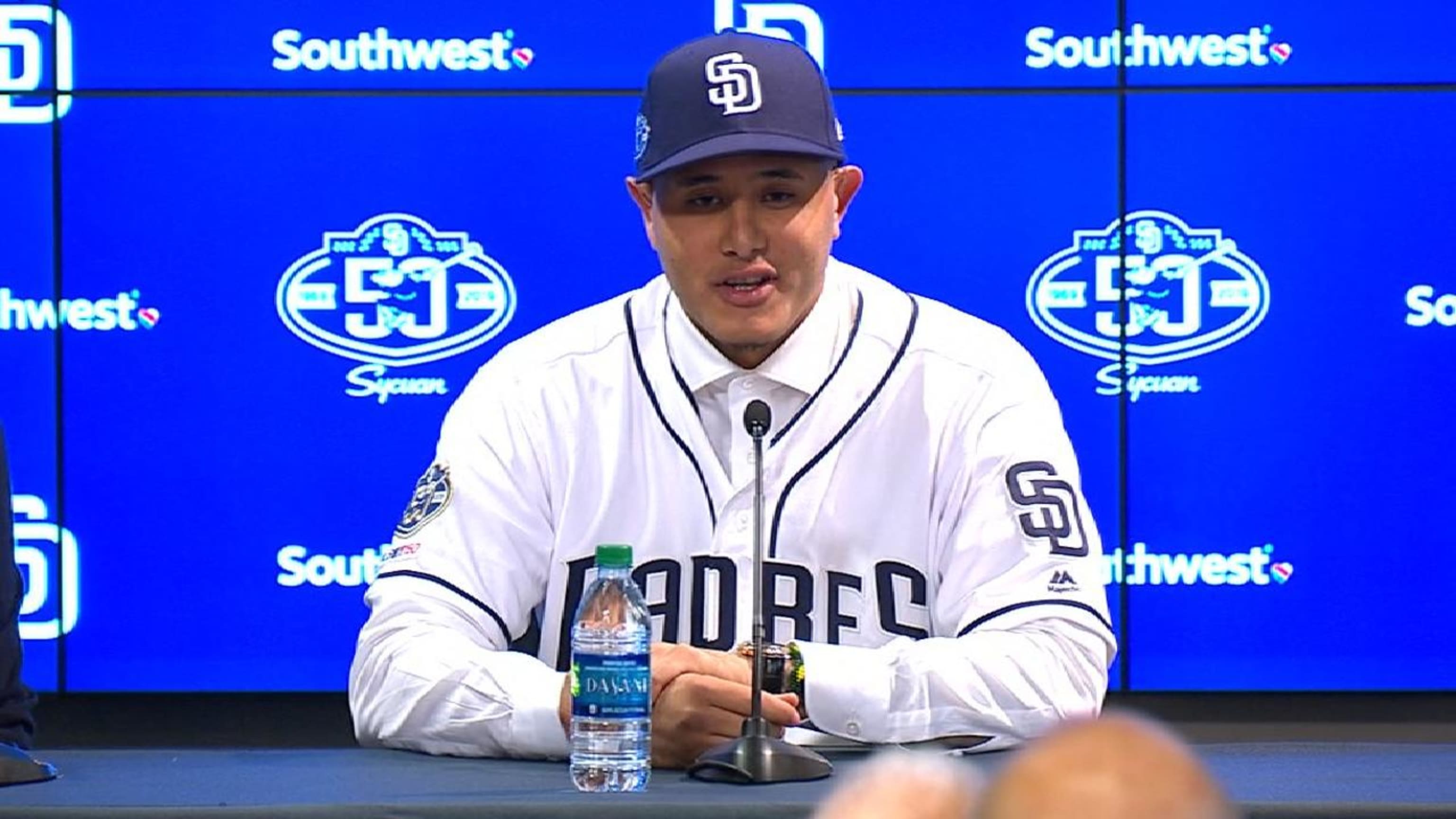 Padres introduce Manny Machado