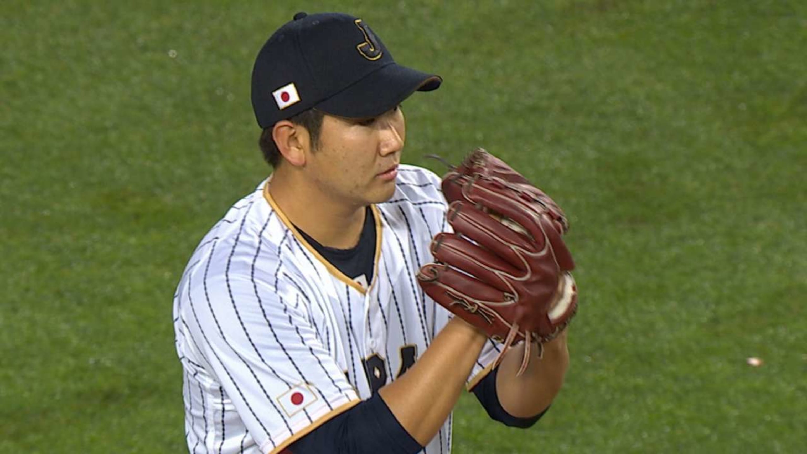 Trevor Bauer, shunned by MLB, introduced by Japanese team
