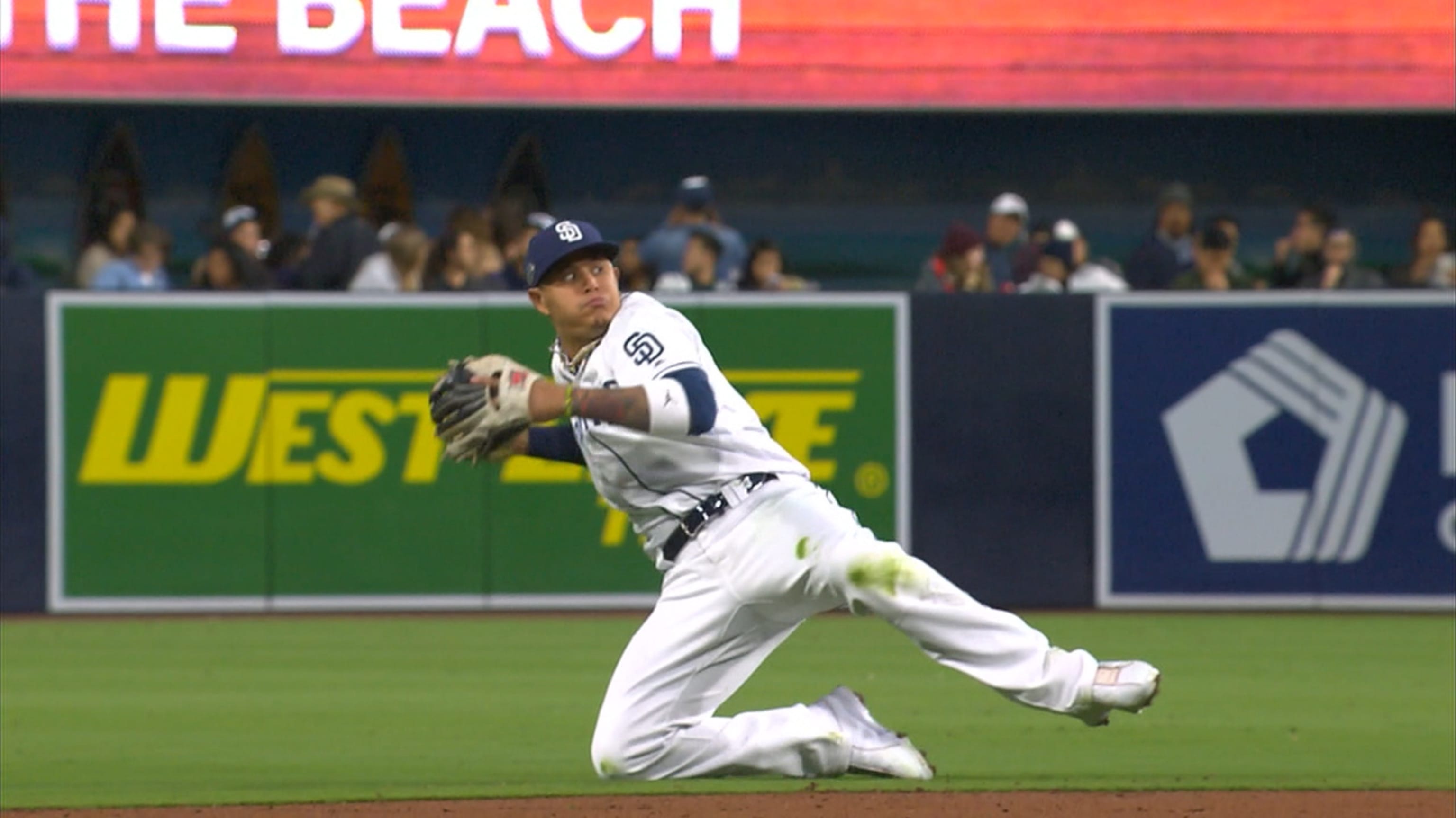 Deadspin] Padres' Ian Kinsler Appears To Celebrate Dinger By