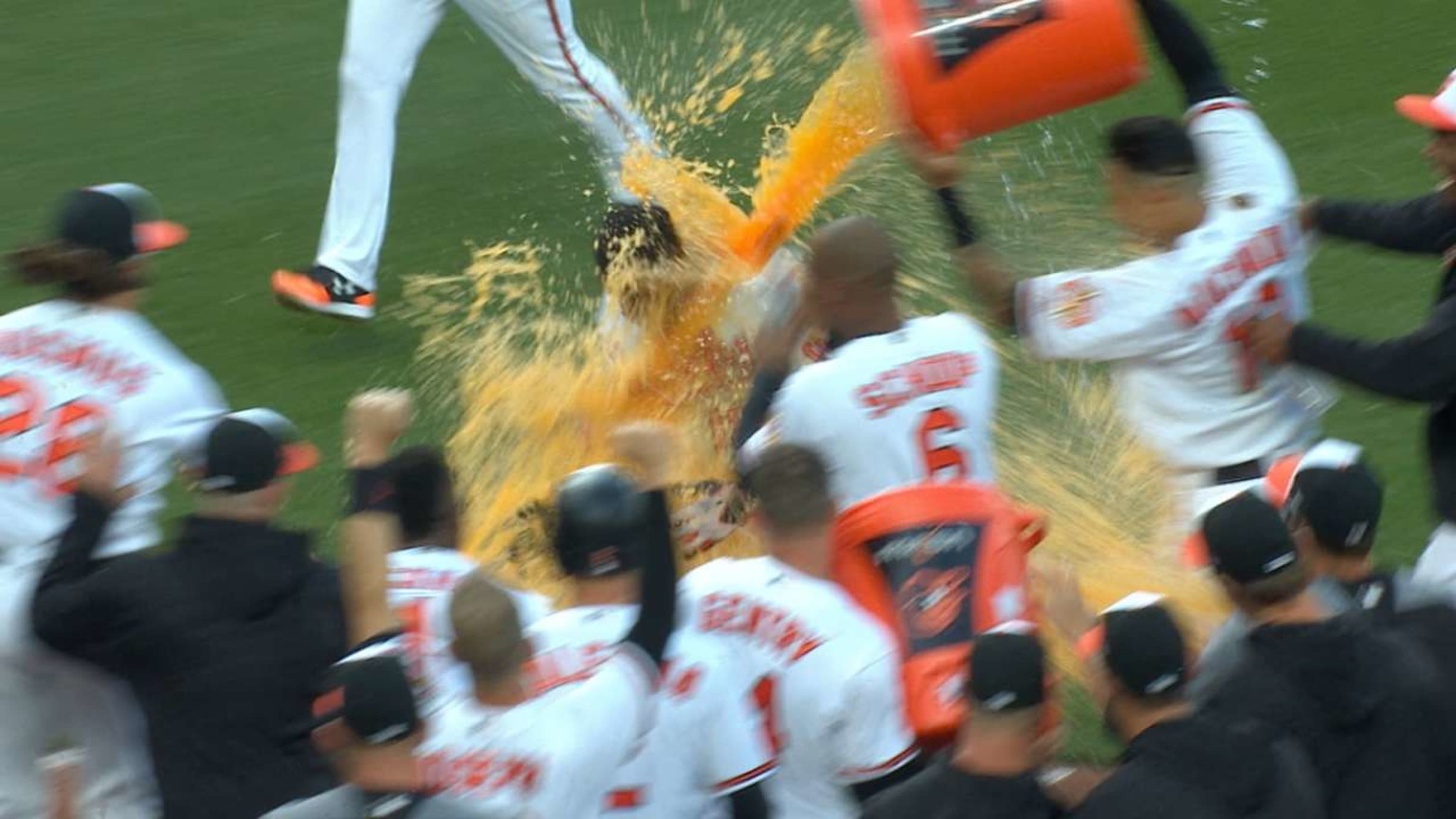 Wieters gives O's a walk-off