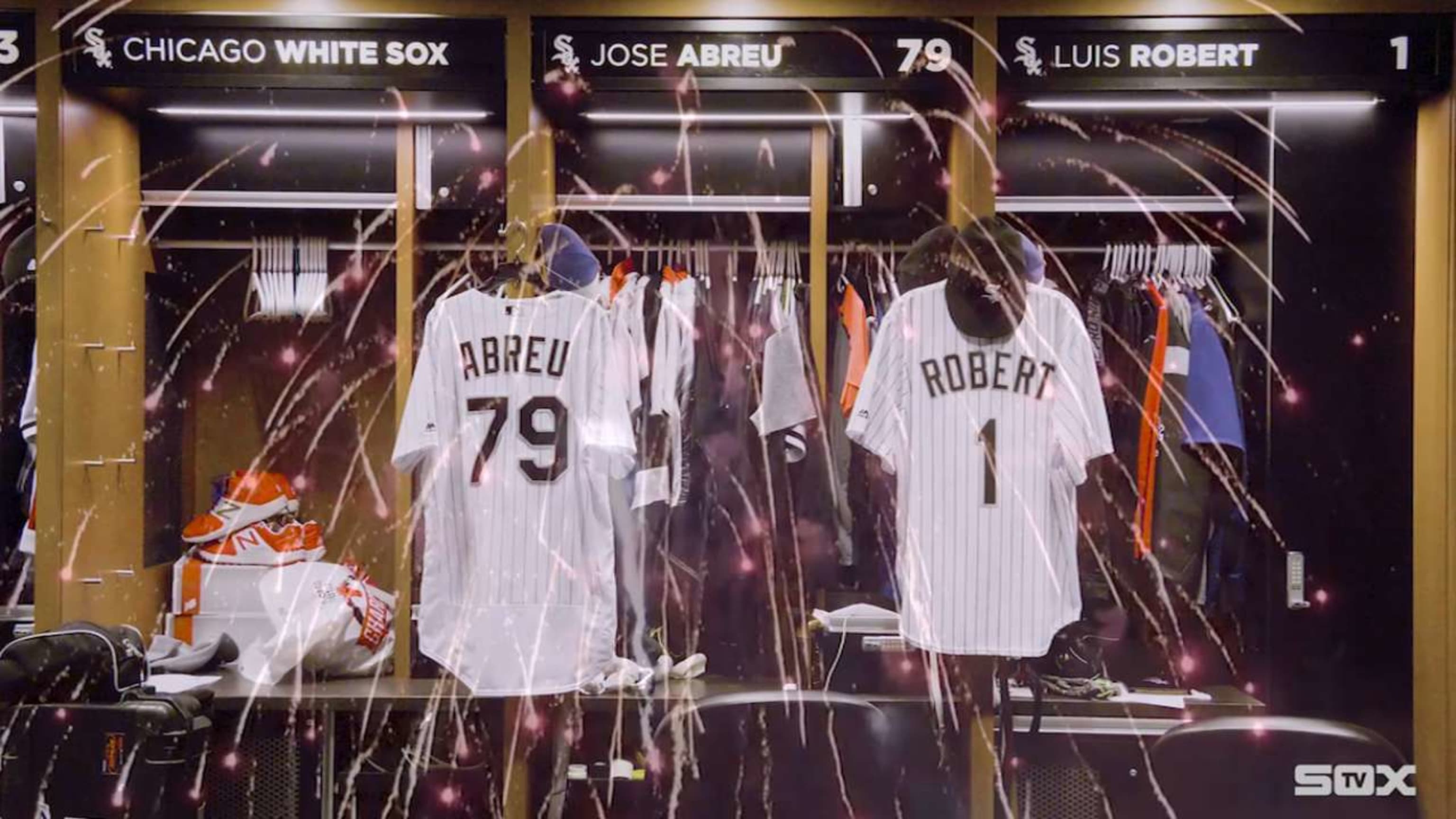 White Sox sign Cuban outfielder Luis Robert