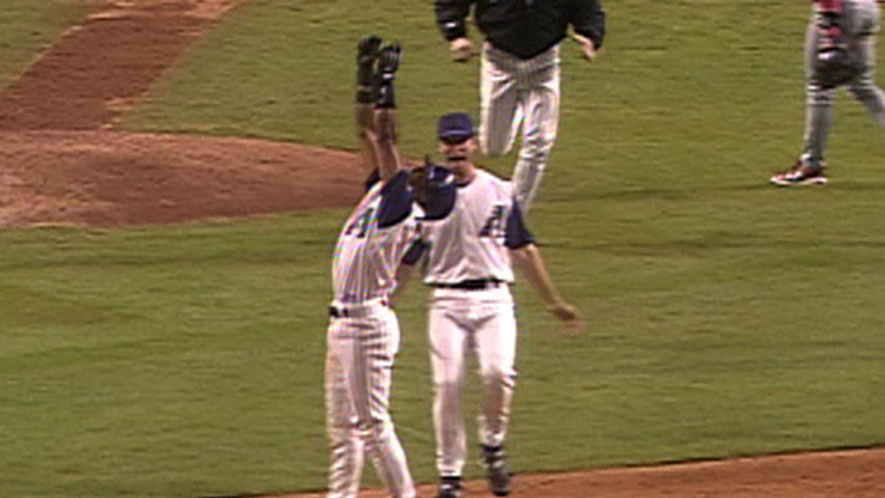 2001 World Series: Luis Gonzalez' walk-off single (Radio Call