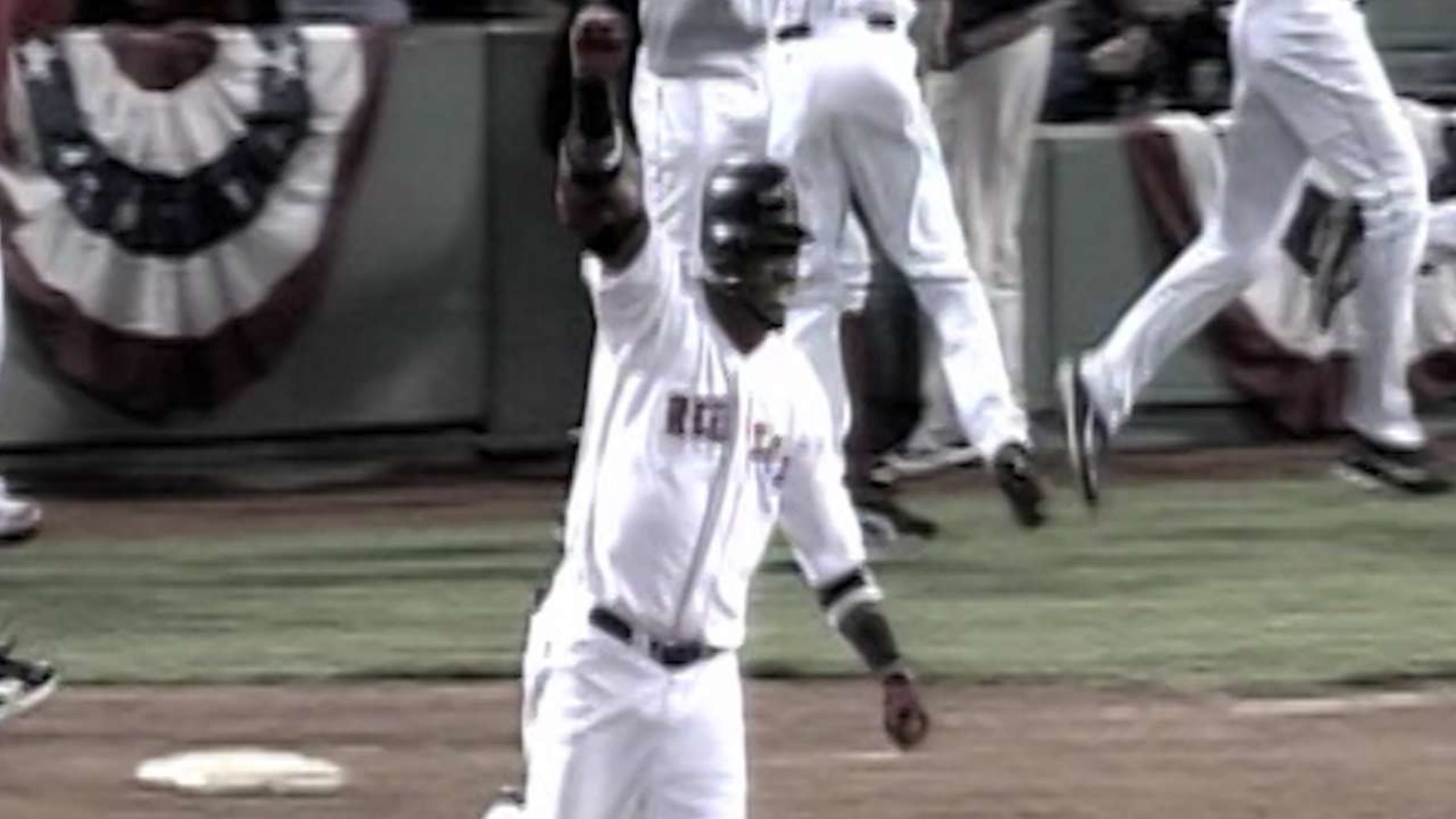 Big Papi's homer clinches ALDS