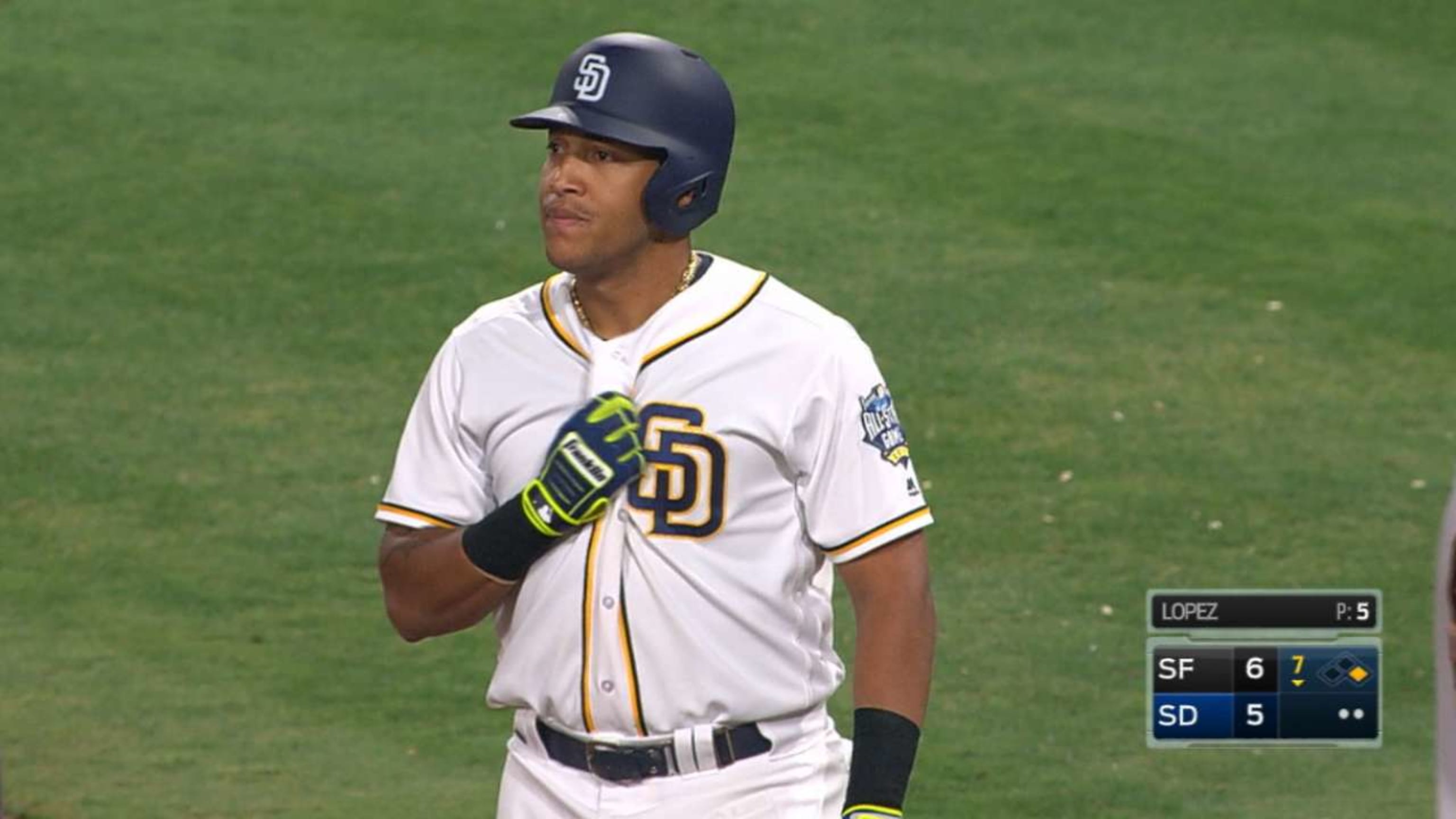 Padres' Yangervis Solarte honored by BBWAA