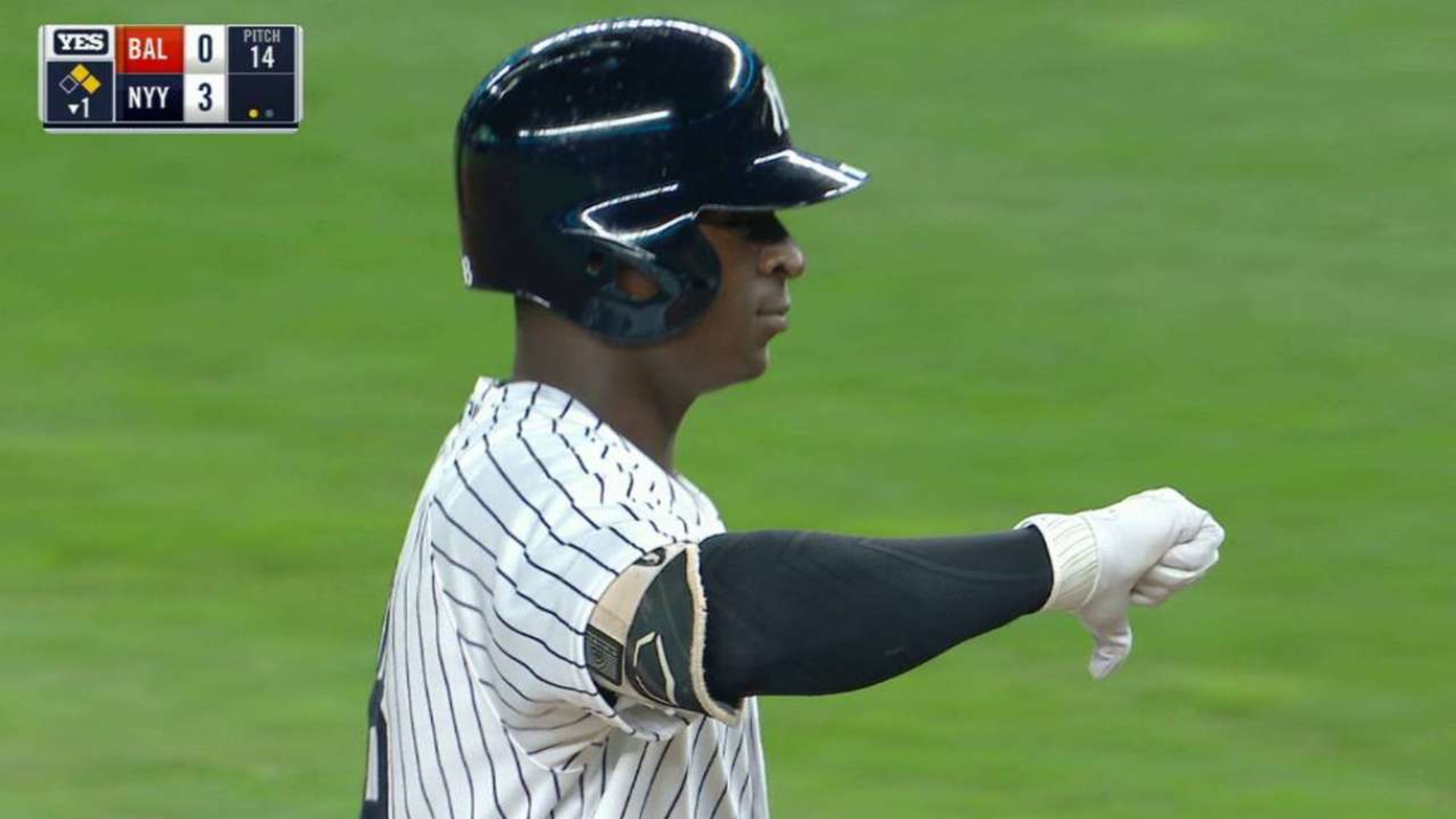 The Yankees' thumbs-down trend continued when Todd Frazier crushed a  three-run homer