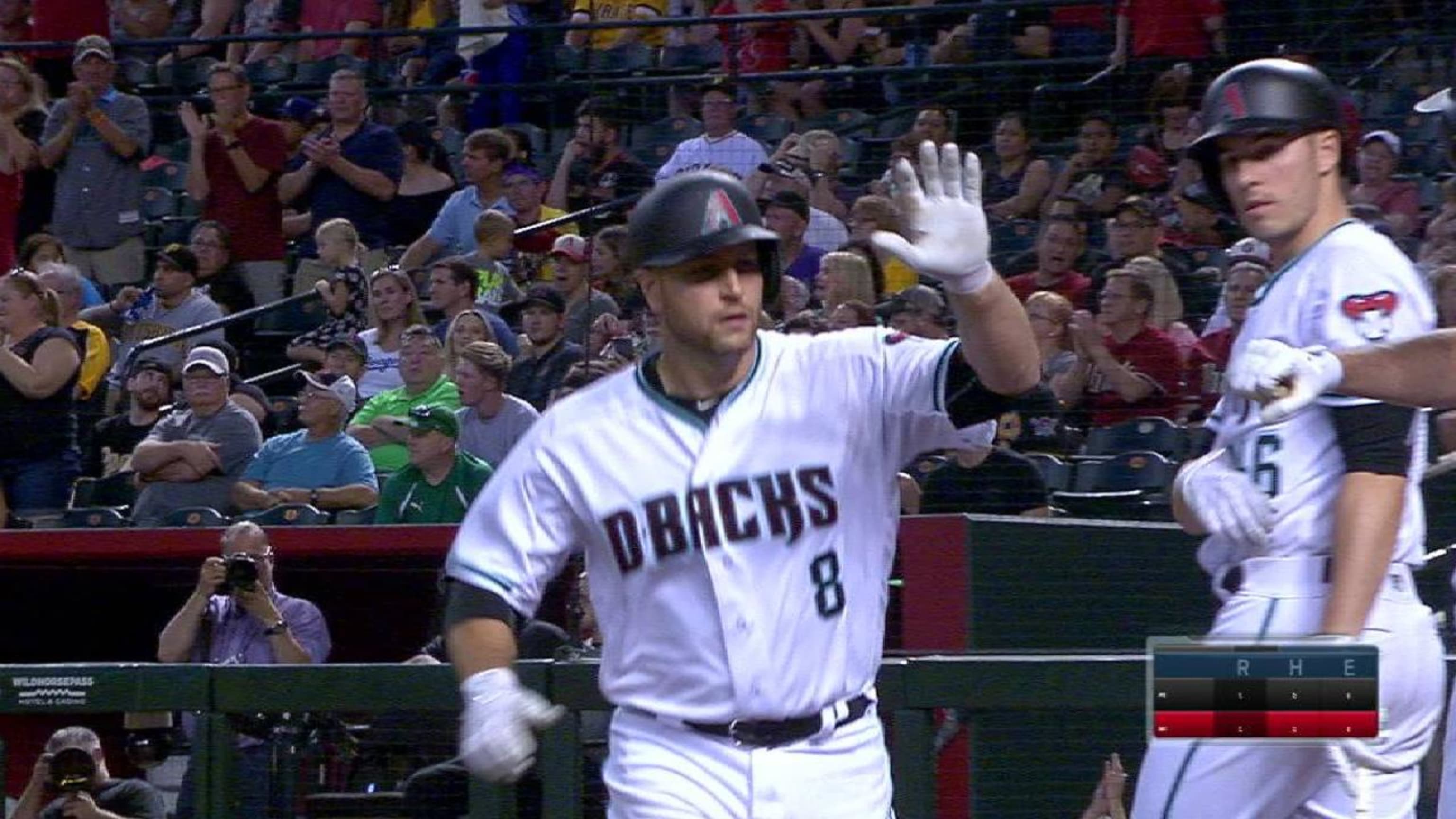 D-Backs' Chris Iannetta hit in face by pitch