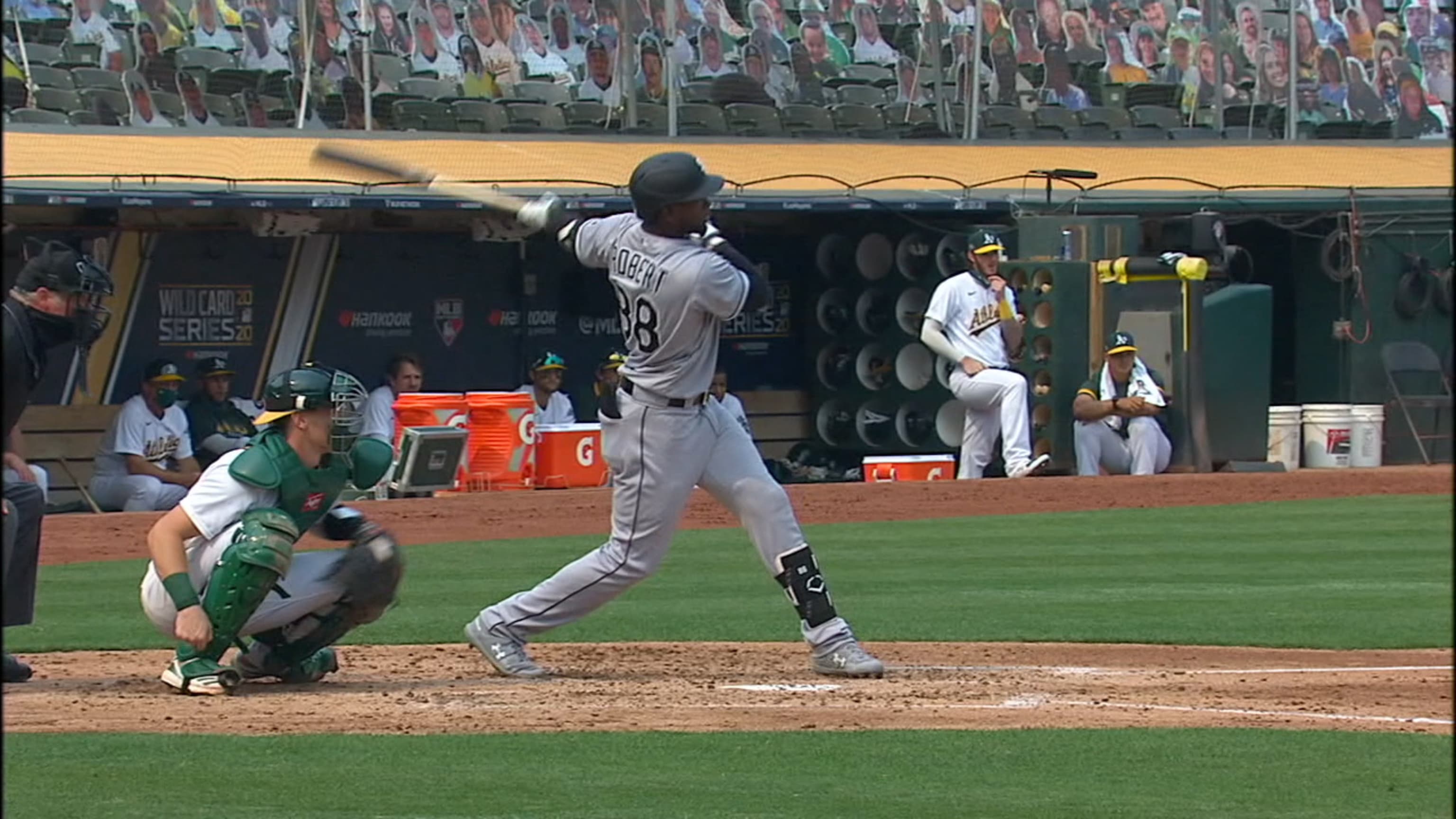 Luis Robert Jr. LAUNCH 🚀 His 5th home run in 5 games! 🎥: @nbcschicago