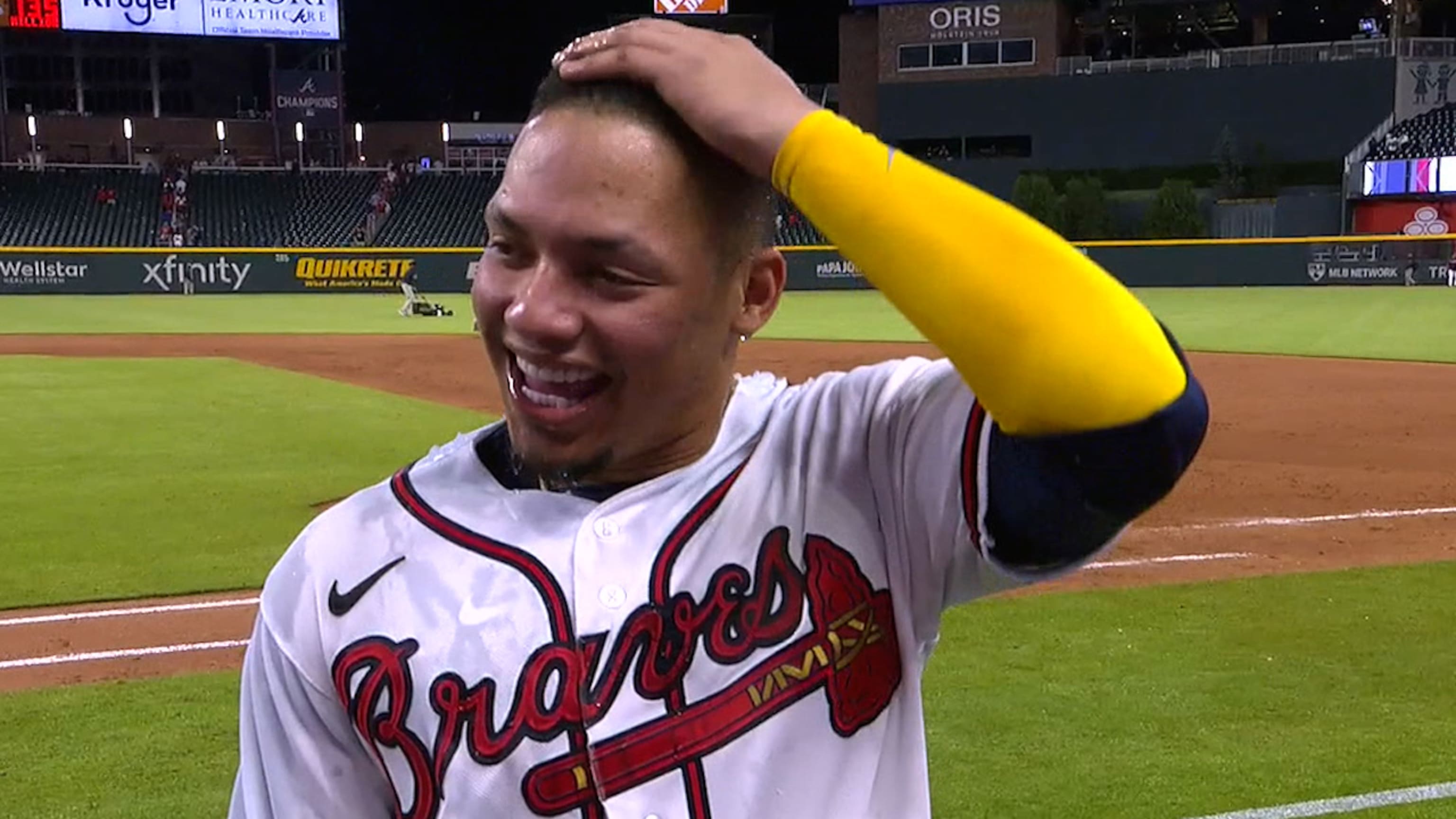 Contreras gets first walk-off hit, Braves edge Phillies 6-5