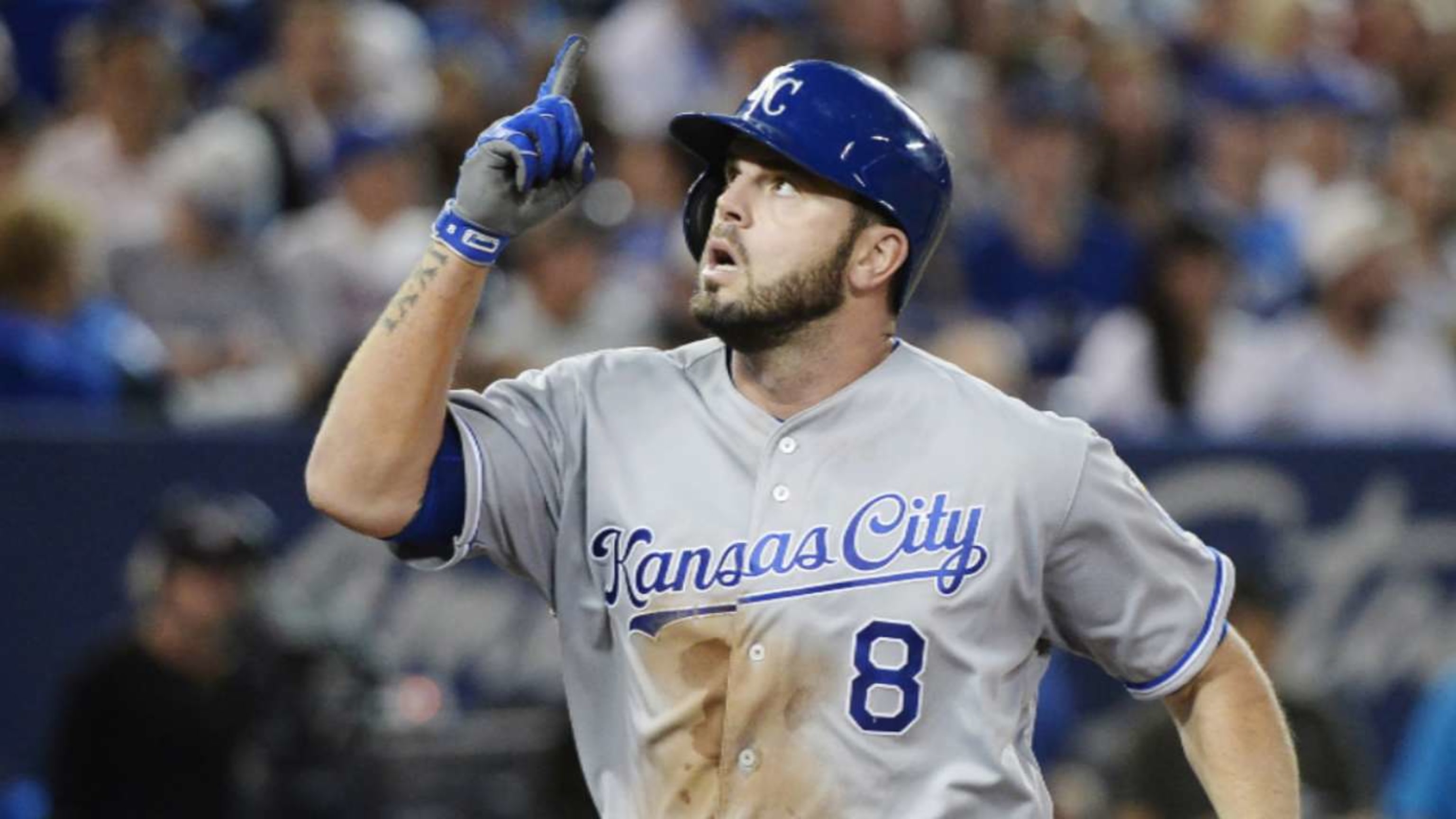 Eight reasons to be excited that Mike Moustakas is staying in Kansas City