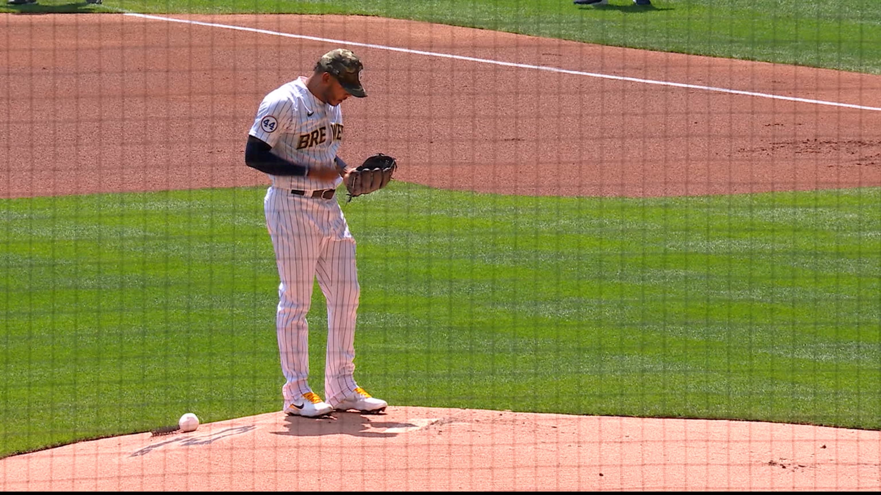 Freddy Peralta poncha a 8 bateadores