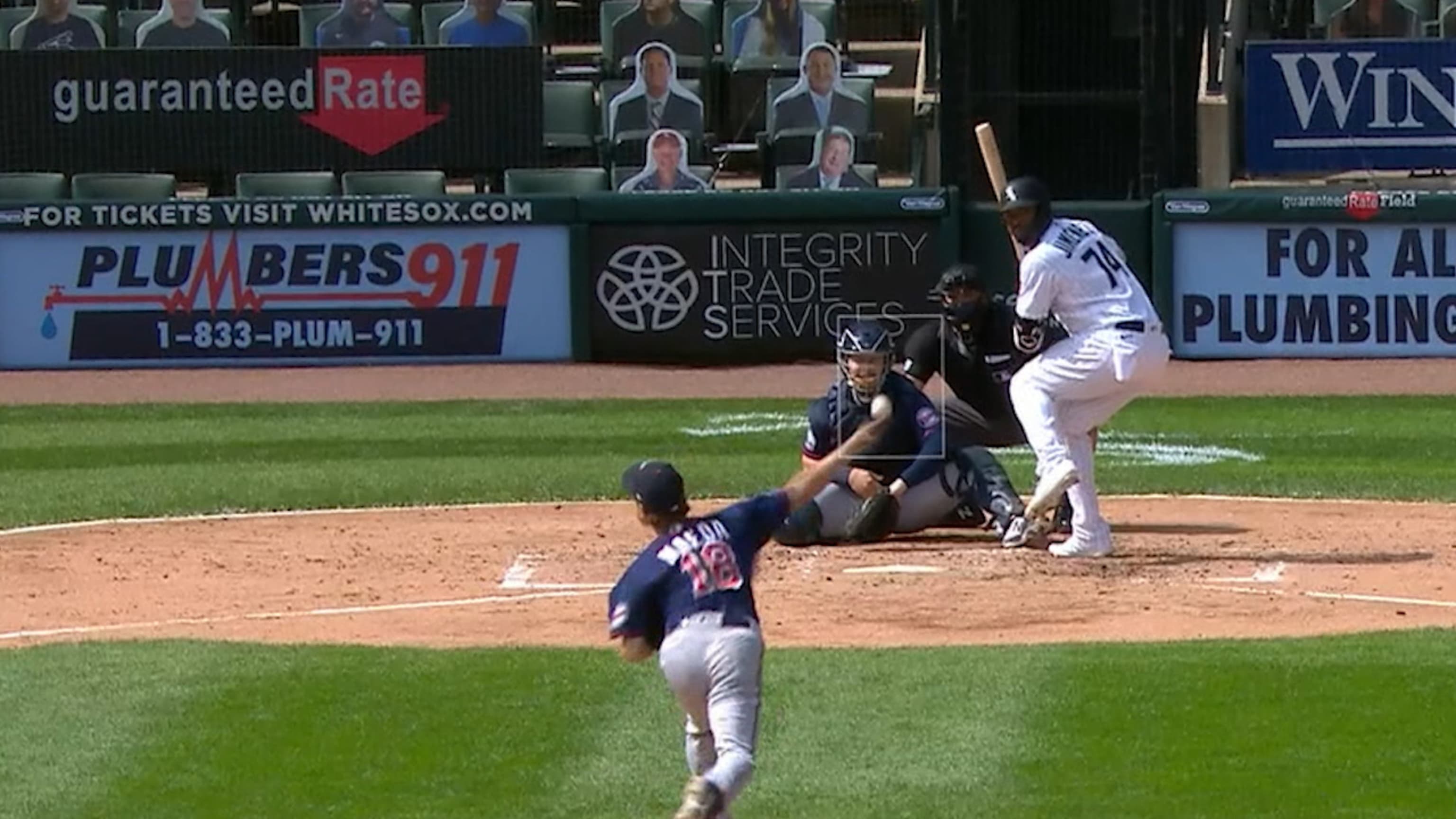 Kenta Maeda poncha a 5 en 8 entradas