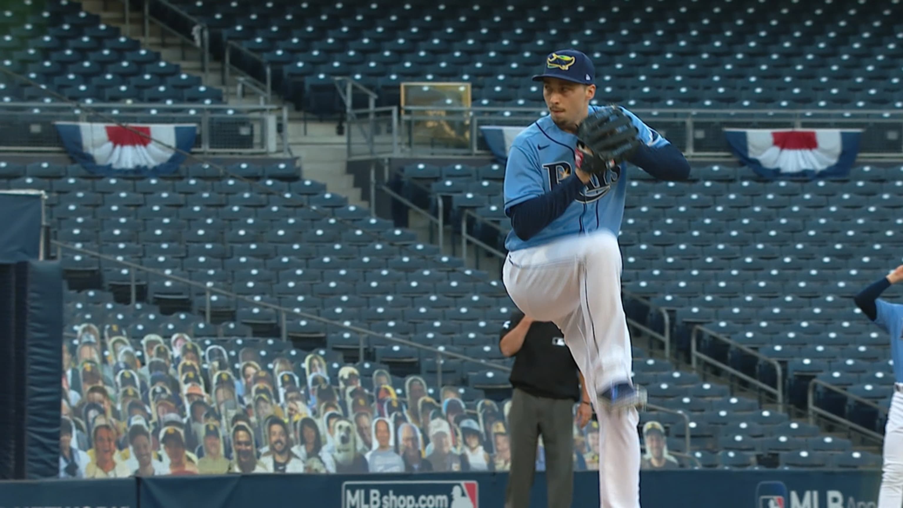 Snell permite sólo una carrera