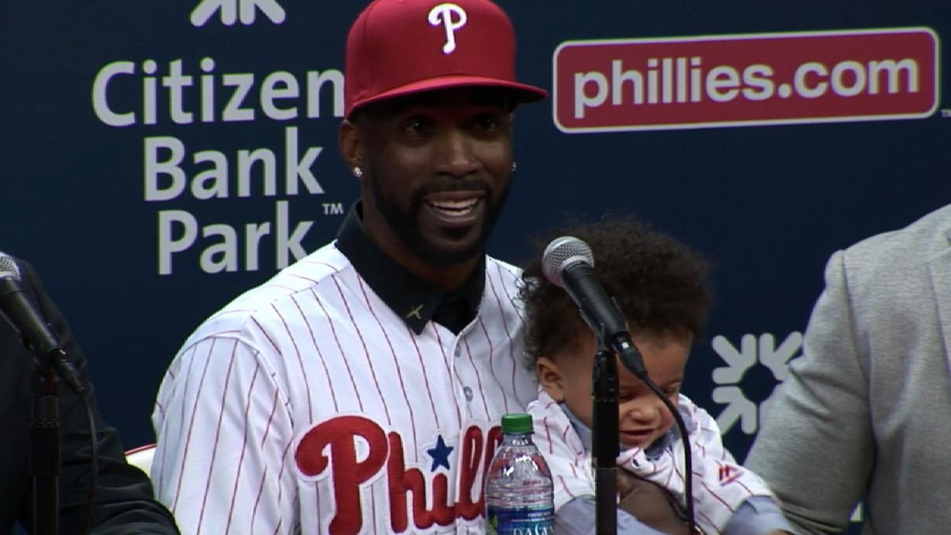 Star baseball player Andrew McCutchen publicly proposes to girlfriend on  the Ellen show