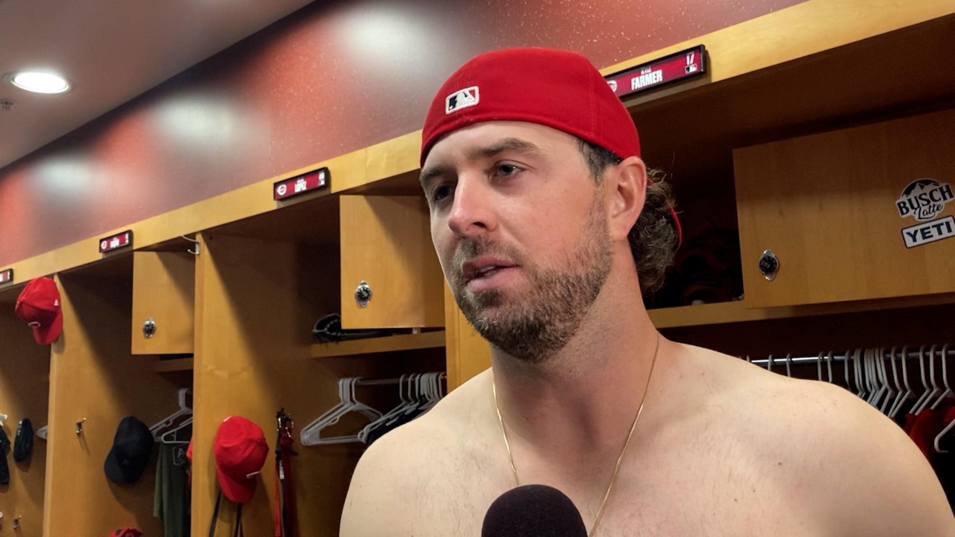 Kyle Farmer two homers, four hits, five RBIs, Reds score 20 runs