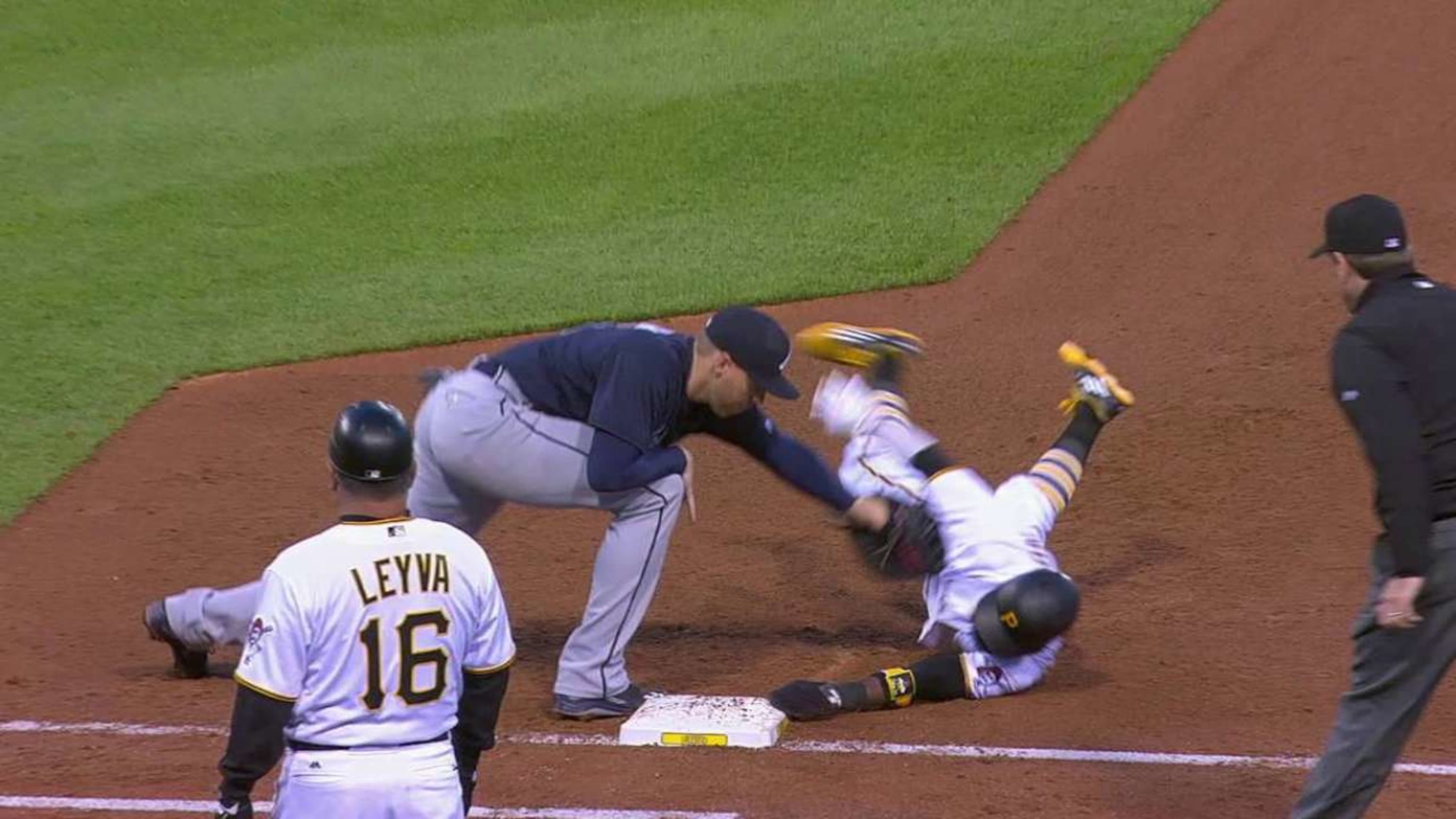 Tigers adding All-Star infielder Josh Harrison; seeking first-base help, too