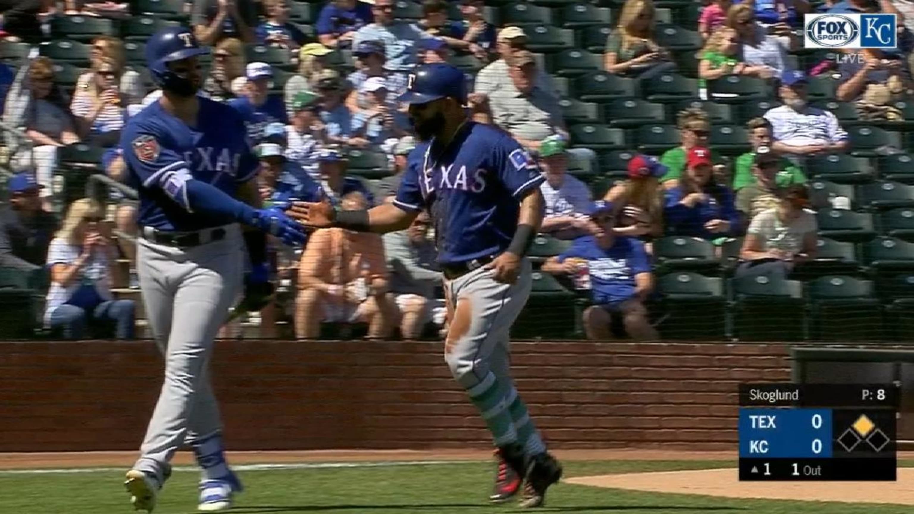 Brothers Rougned Odor and Rougned Odor finally share field for Rangers