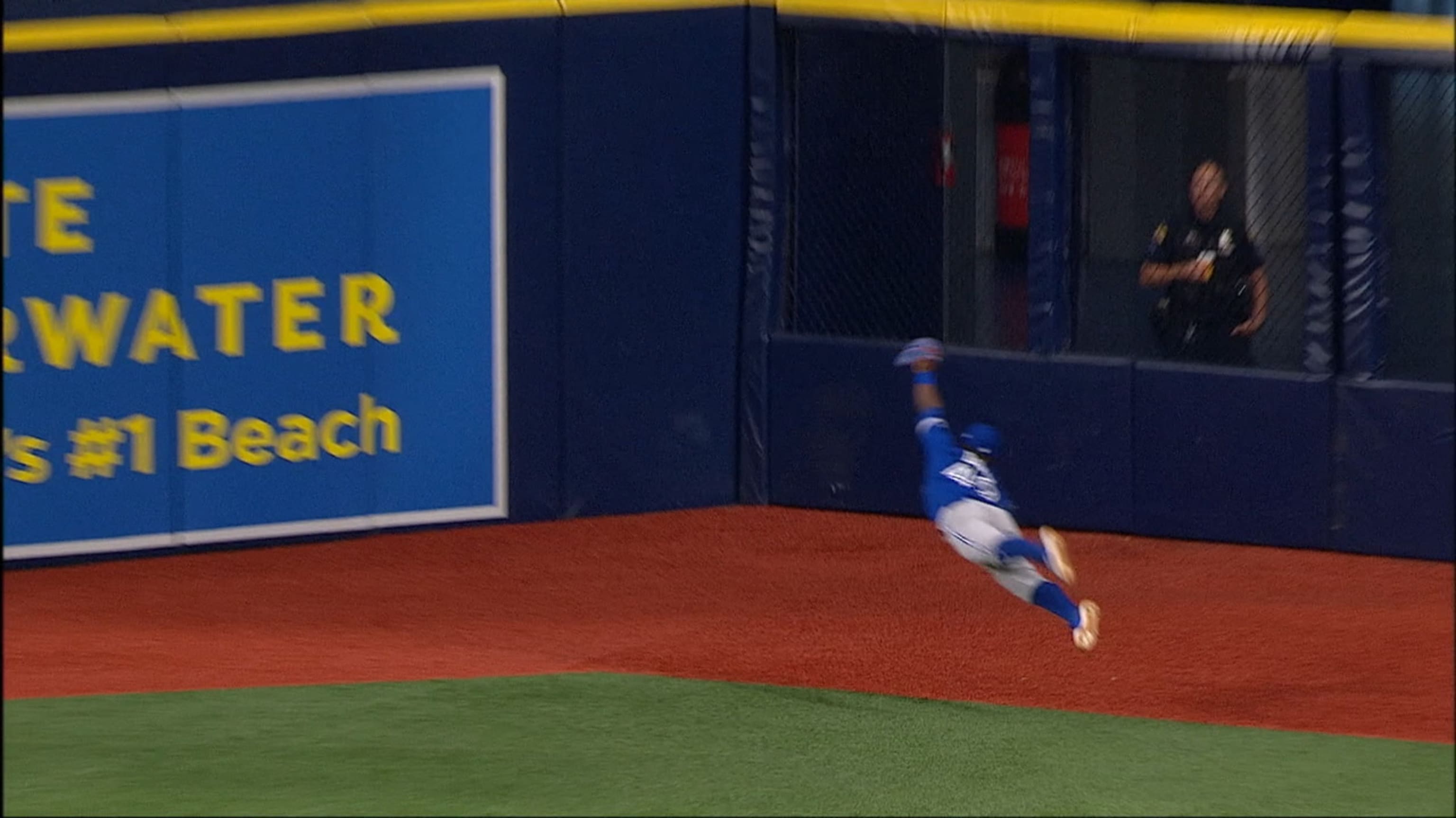 Blue Jays centre fielder Kevin Pillar on 'Superman' catches, perfecting  routes and football - The Athletic