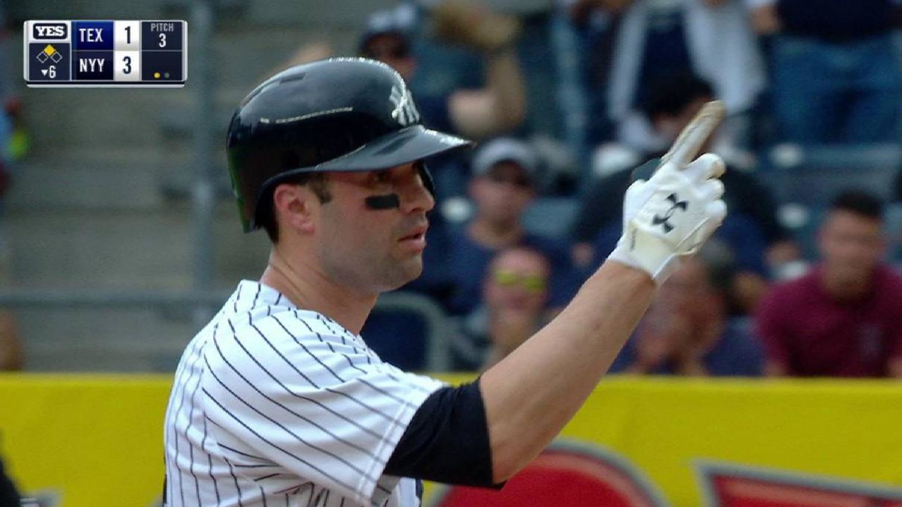 Walker's RBI single to left