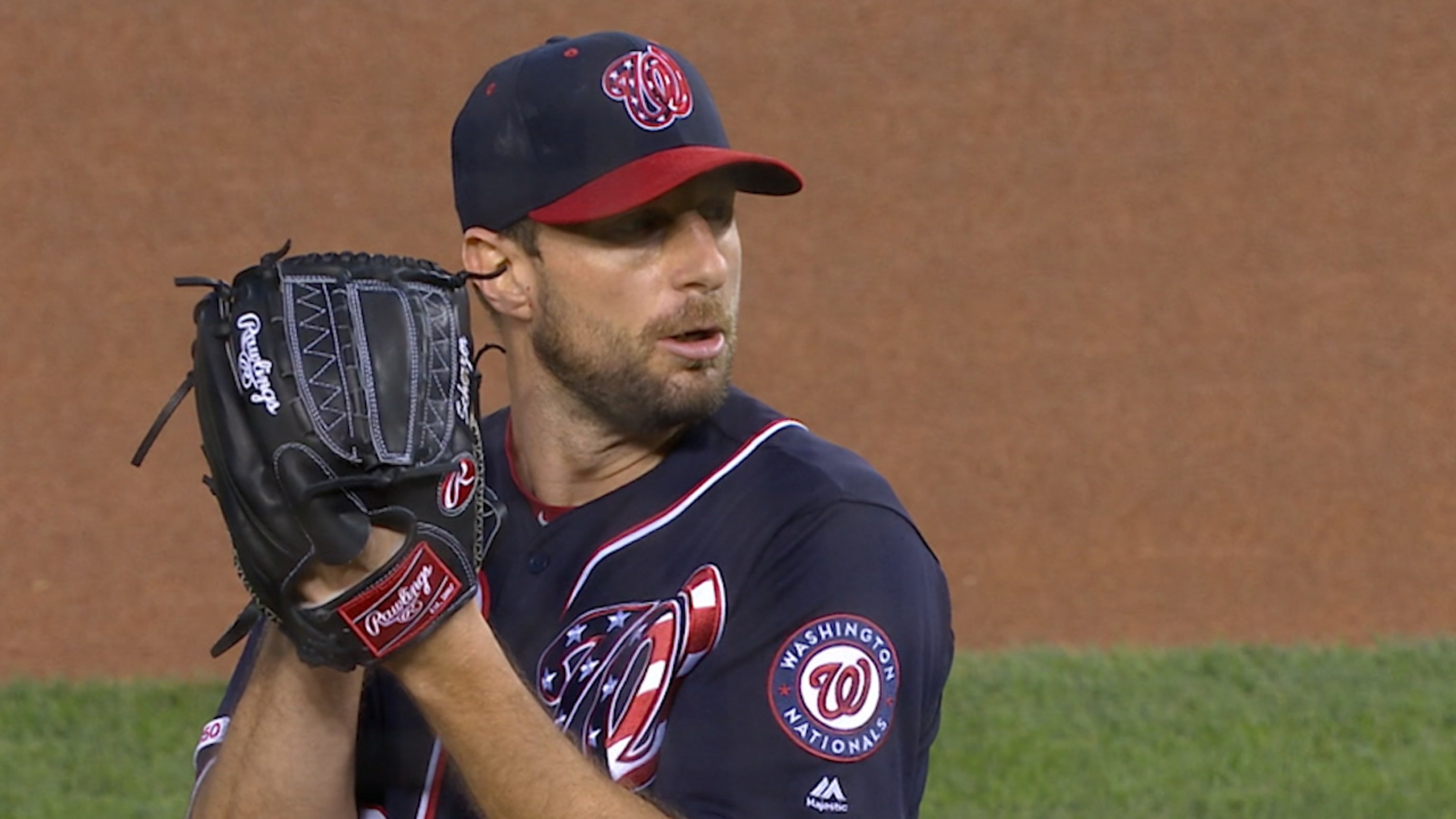 Scherzer poncha 10 frente los Filis