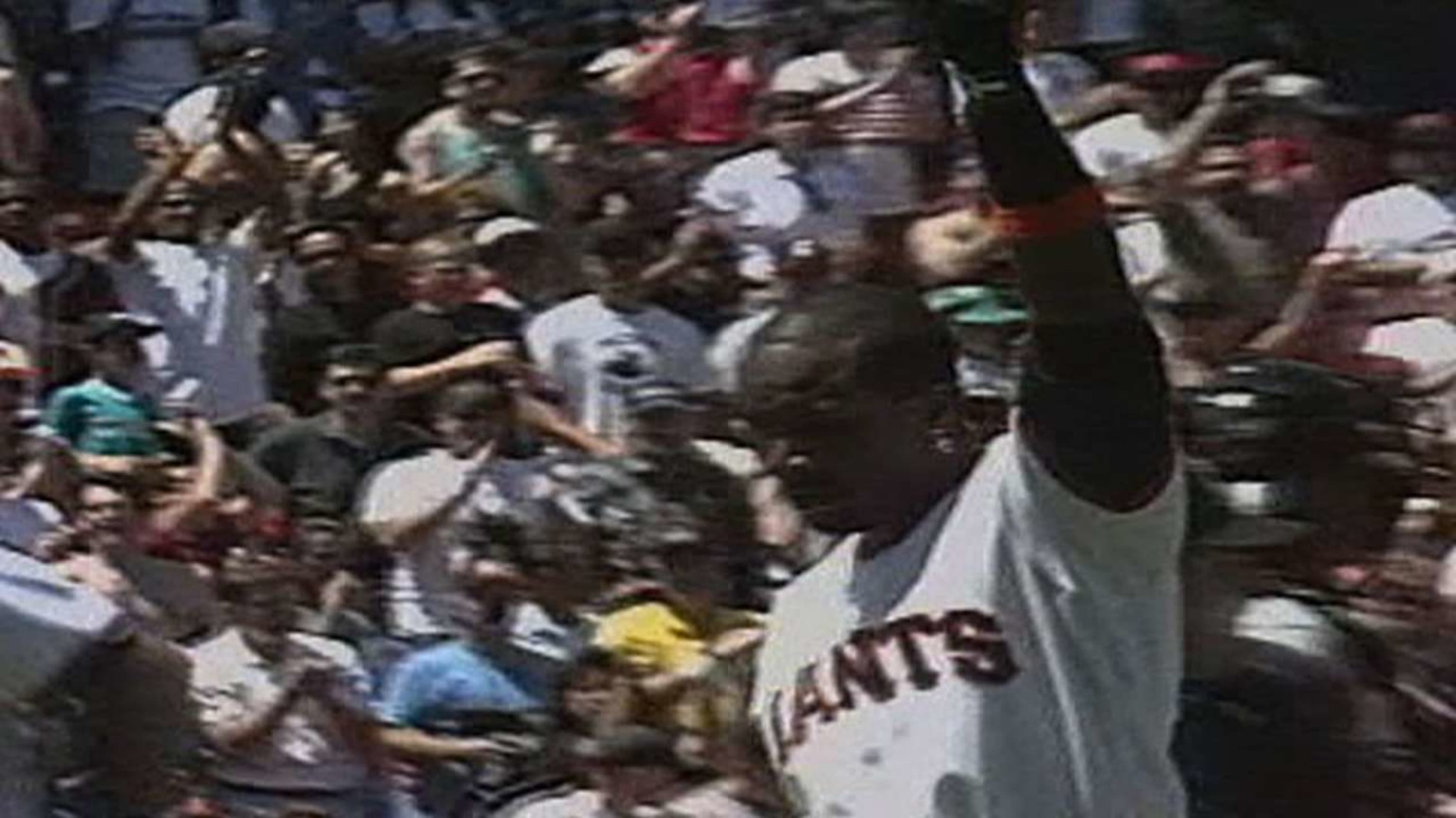 Bonds pega su HR 300