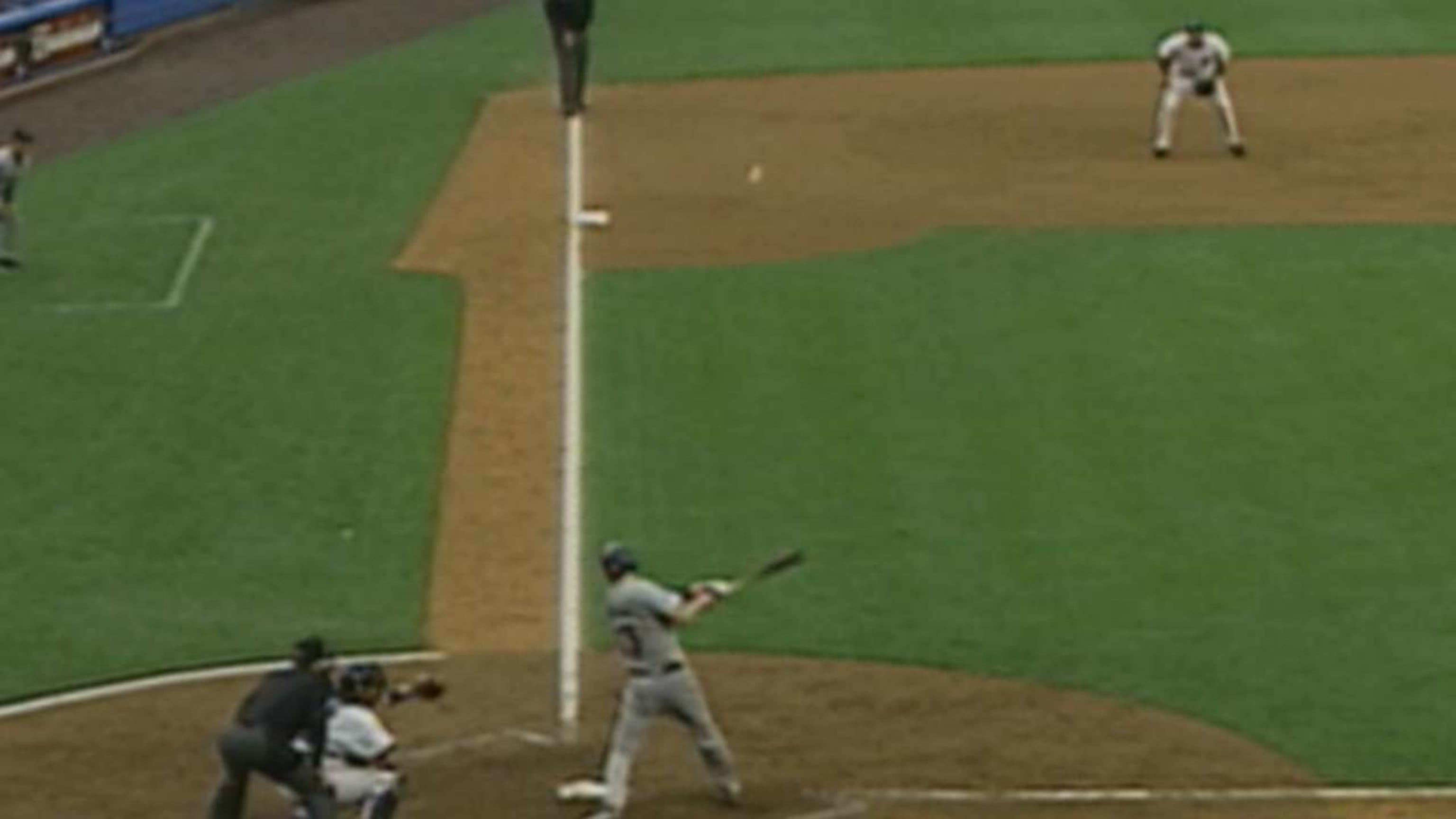 HR de Morneau hacia la banda contraria