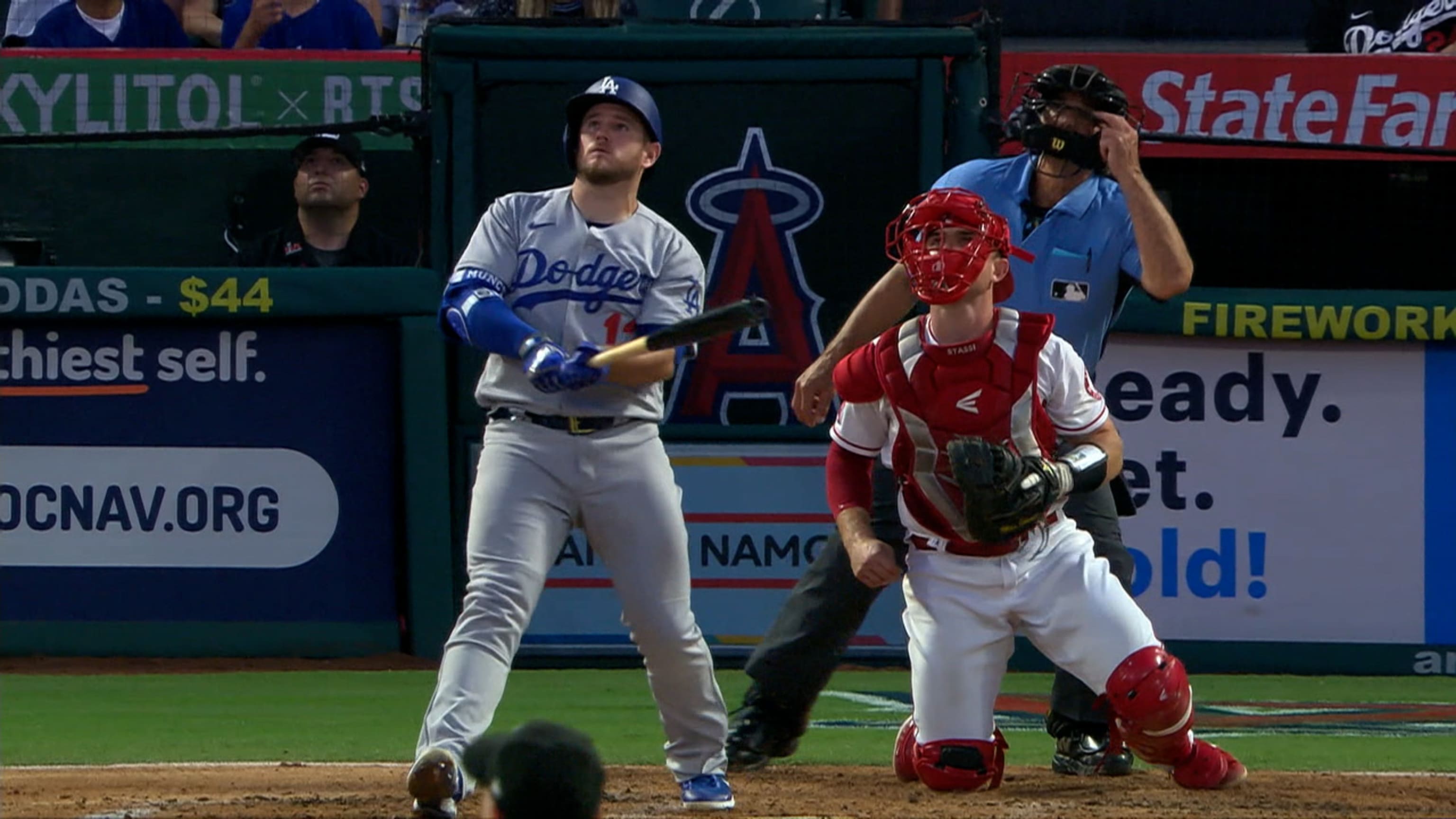 Calhoun sends Angels to 3-2 win, 1st series sweep of Dodgers