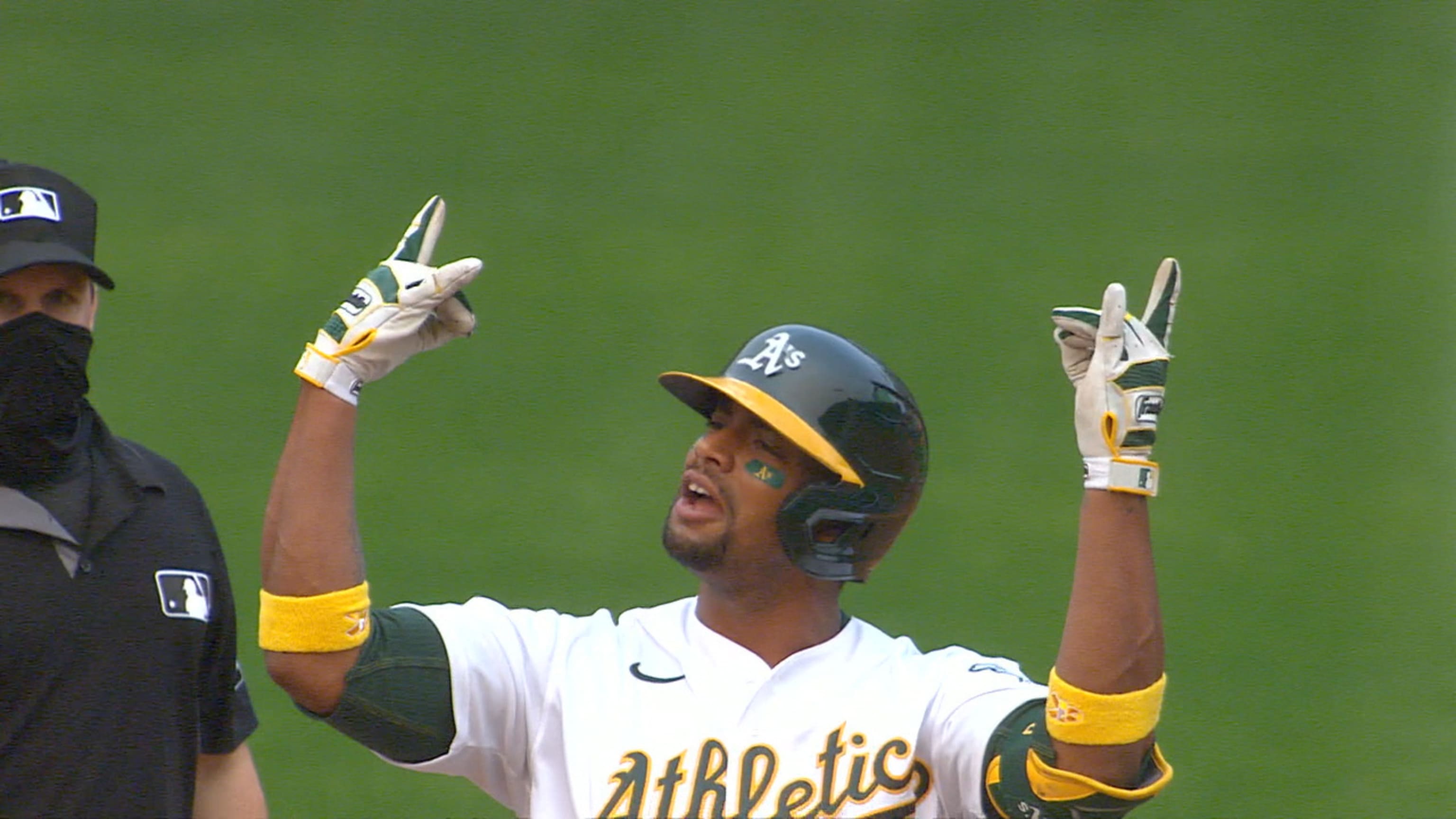 Khris Davis remolca con doble